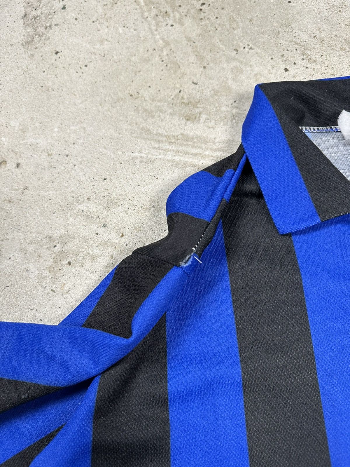 Other Vintage 90s Inter Milan Ronaldo Nazario Home Jersey Size US L / EU 52-54 / 3 - 7 Thumbnail