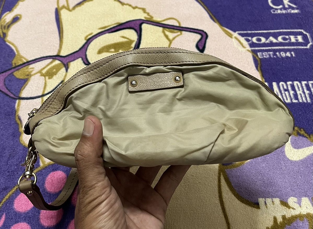 Burberry × Designer × Vintage BURBERRY Blue Label Unisex Clutch Nylon Bag Size ONE SIZE - 1 Thumbnail