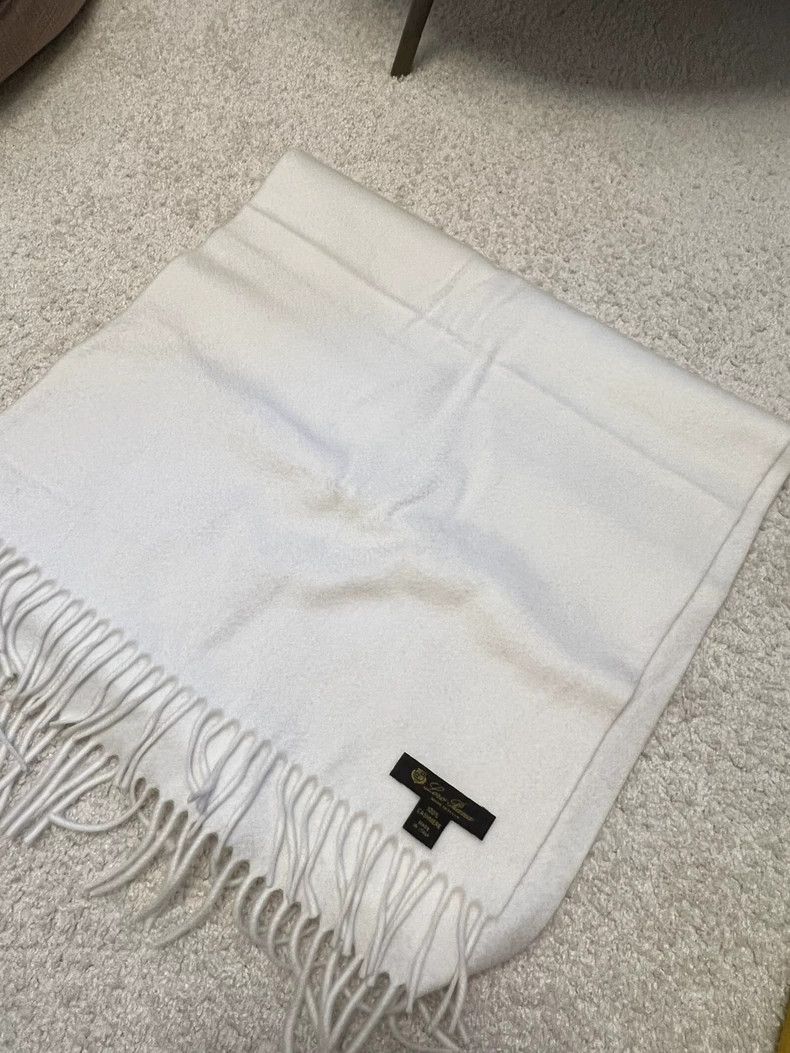 Loro Piana LORO PIANA White tasselled cashmere scarf Size ONE SIZE - 1 Thumbnail