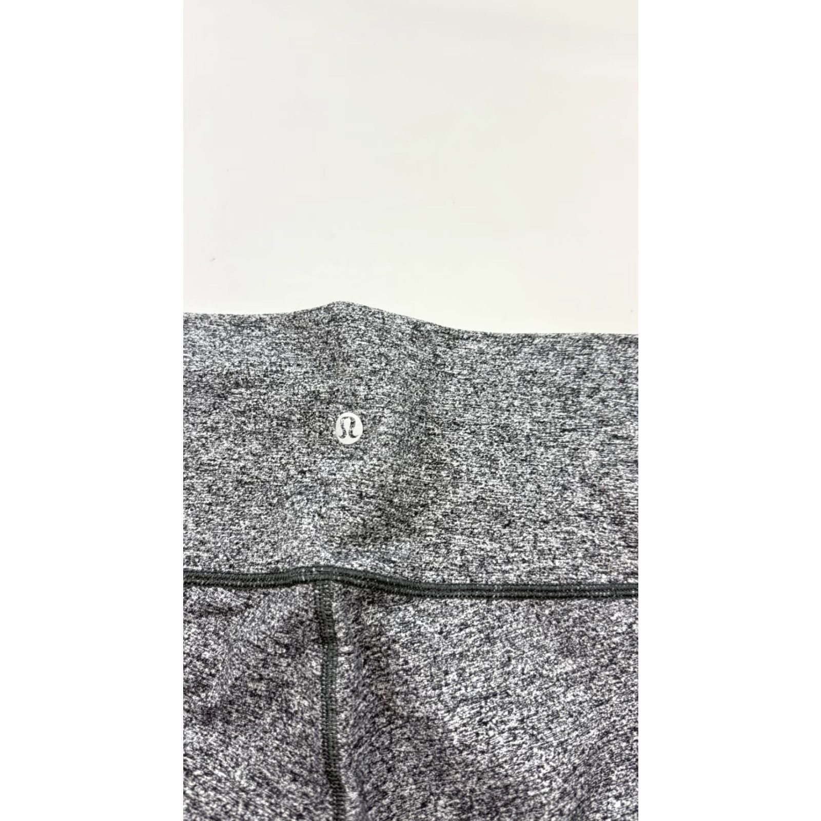 Lululemon Lululemon Leggings Womens 8 Gray Black Heather High Rise Yoga Pants Grit Logo Size 30" / US 8 / IT 44 - 5 Thumbnail