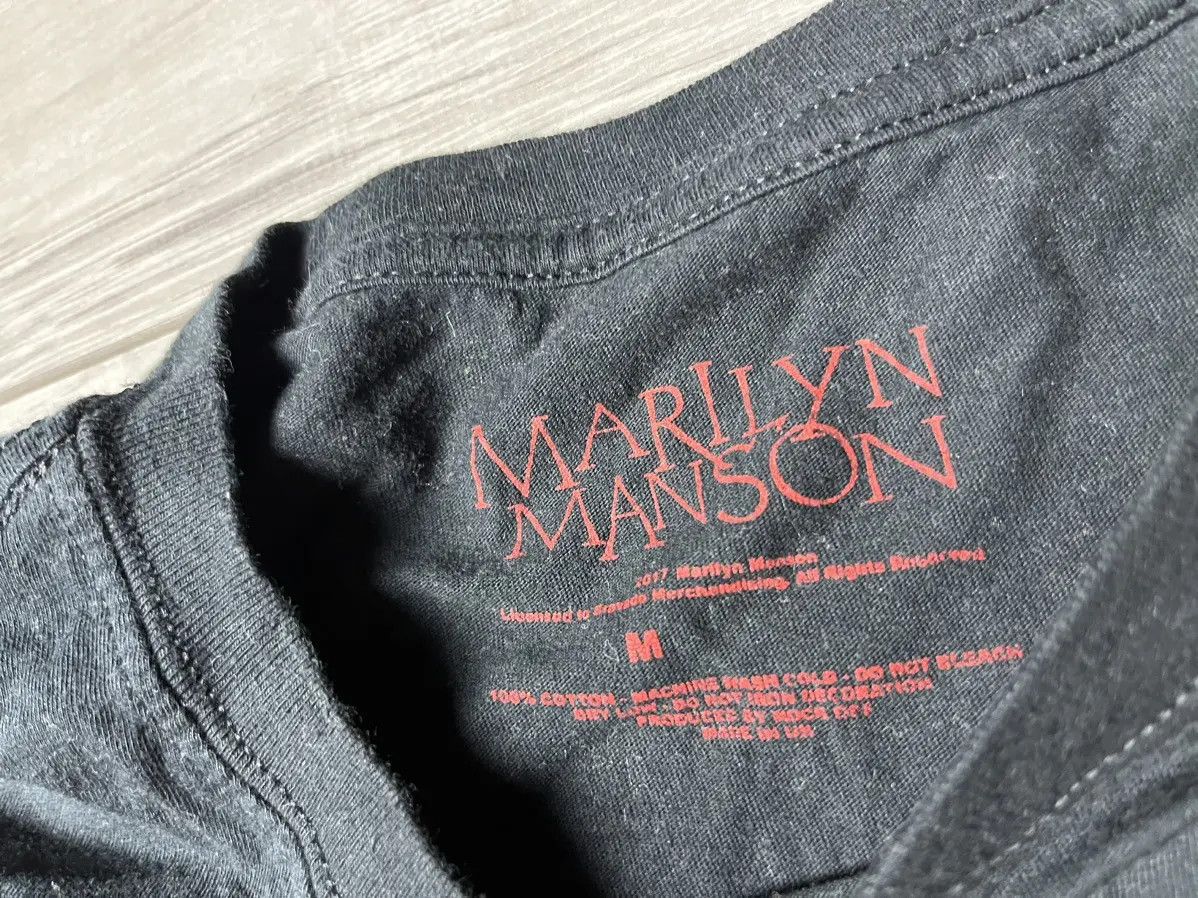 Band Tees Marilyn Manson Tshirt British flag size Medium Size US M / EU 48-50 / 2 - 5 Thumbnail