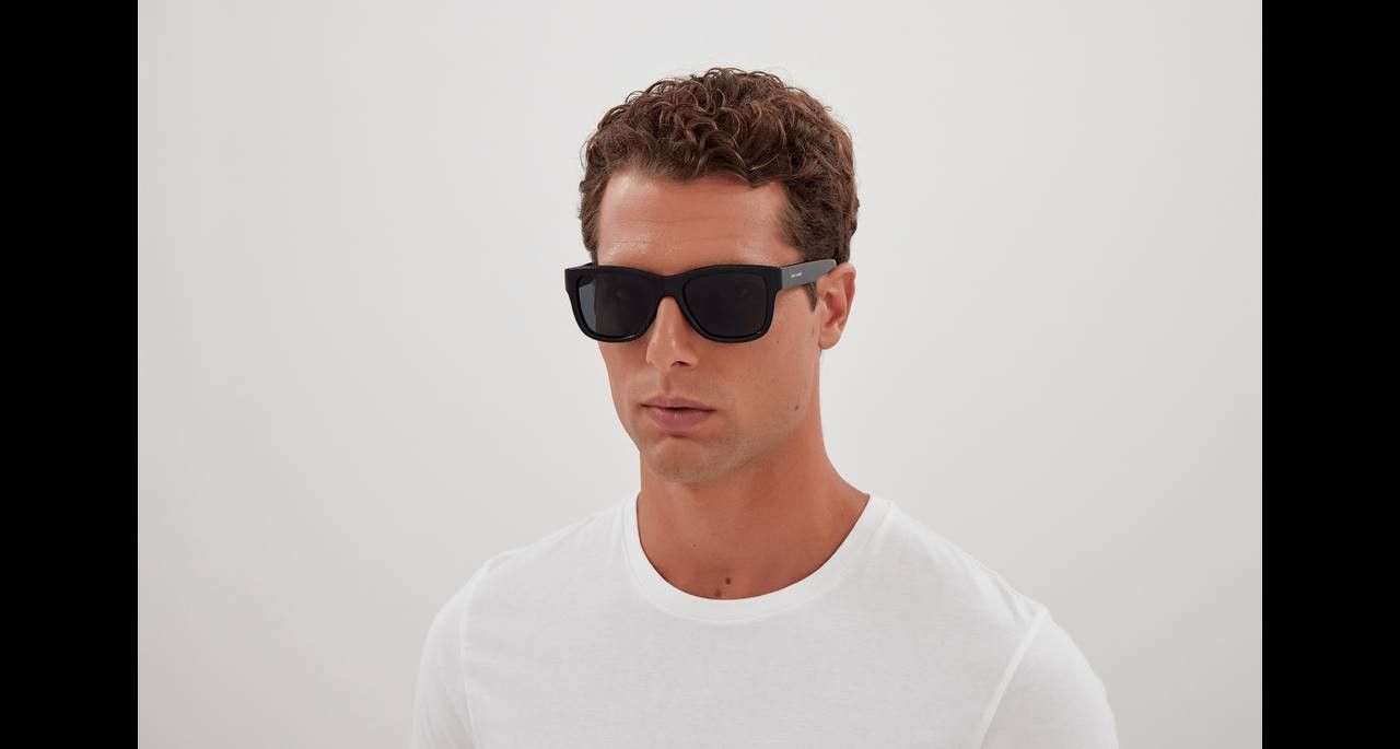 Saint Laurent Paris Saint Laurent SL674 001 Sunglasses Black Square Frame Size ONE SIZE - 4 Thumbnail
