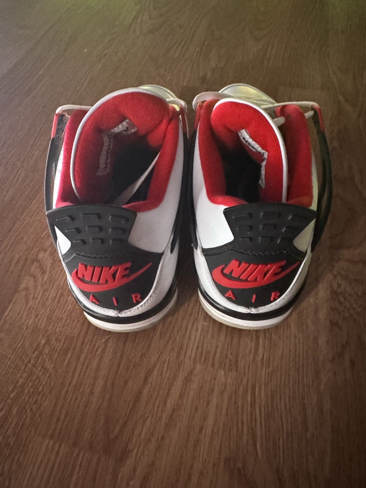 Nike Jordan 4 fire reds Size US 7 / EU 40 - 5 Thumbnail