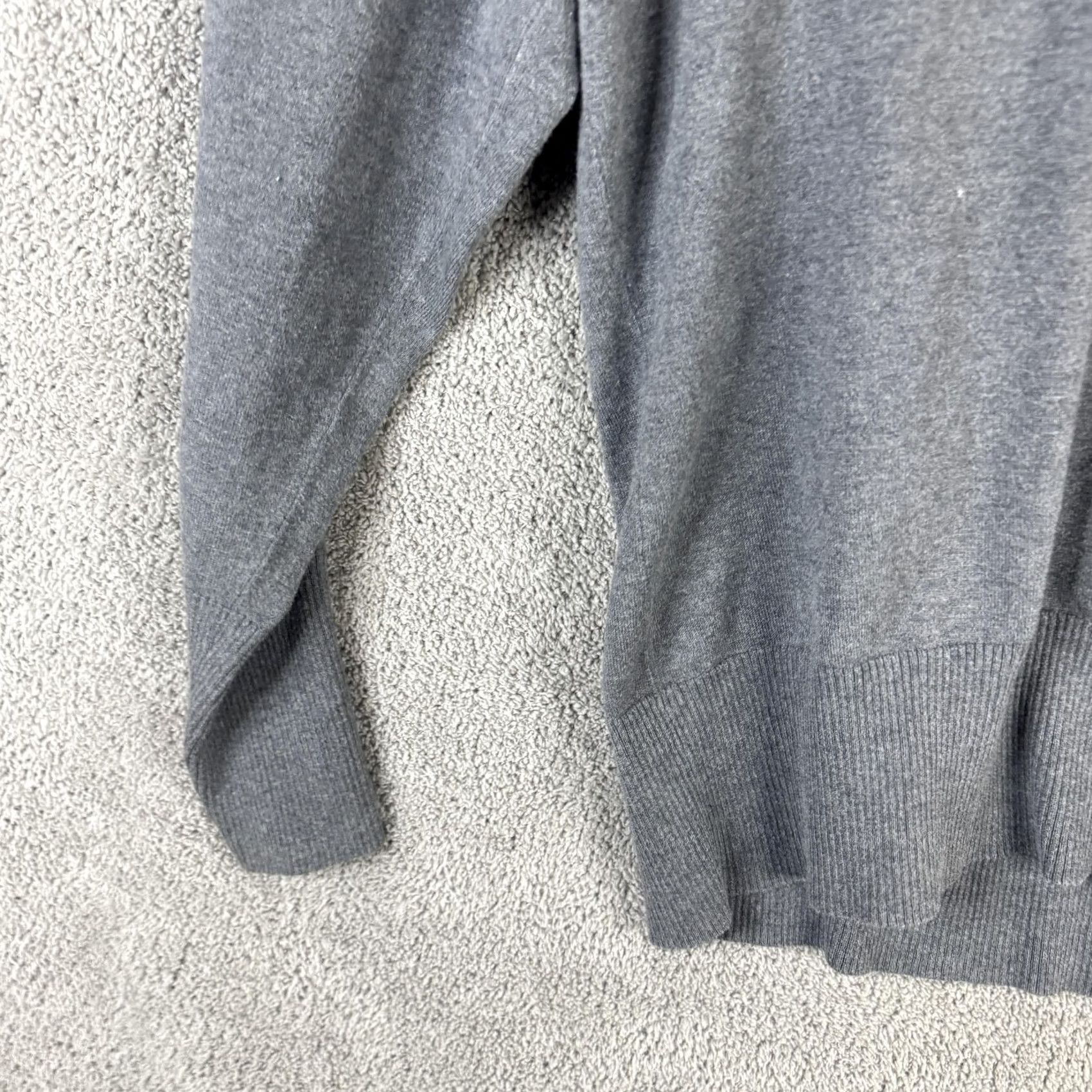 Banana Republic Banana Republic Sweater Womens Large Gray Silk Cashmere V-Neck Knit Pullover Size L / US 10 / IT 46 - 2 Thumbnail