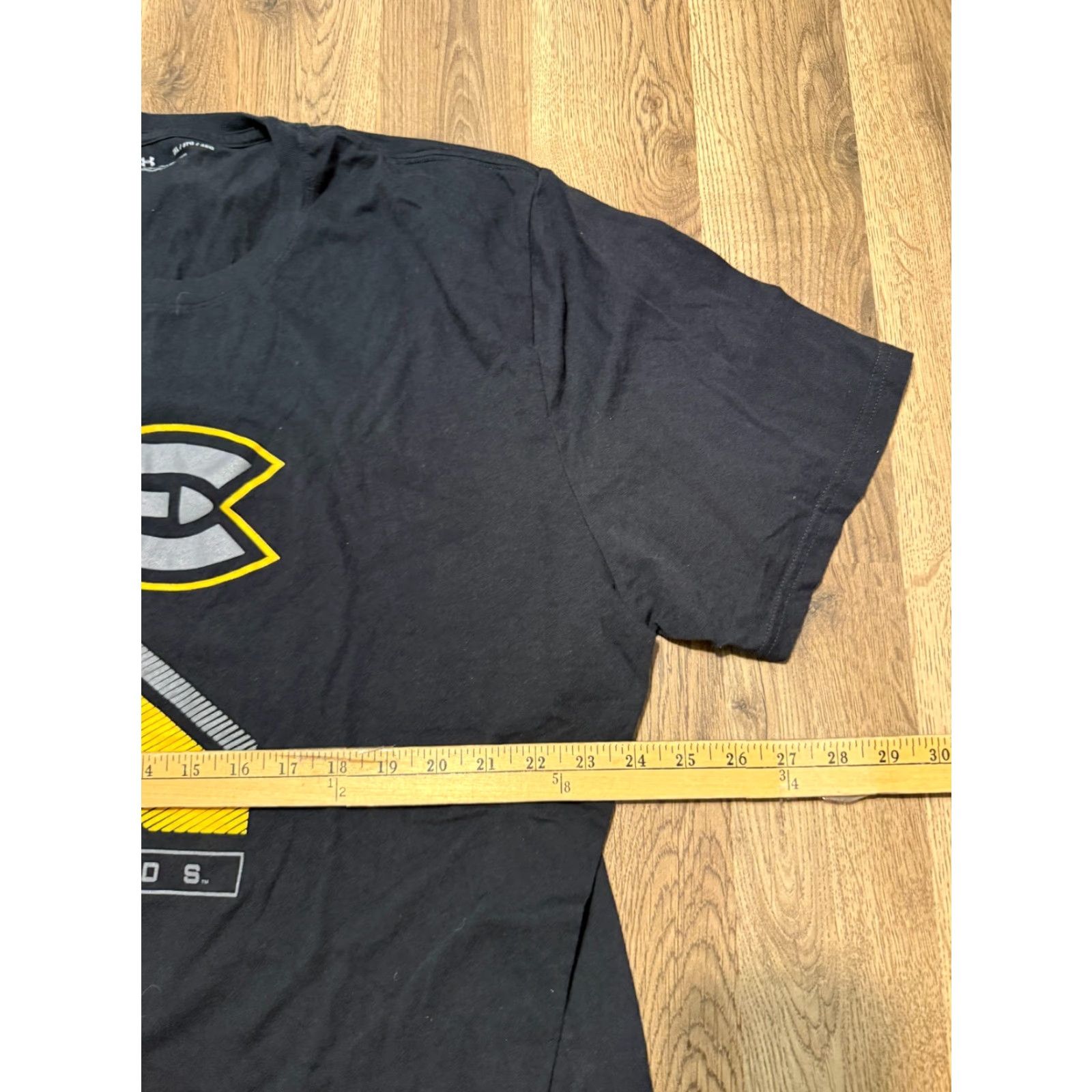 Under Armour Under Armour Shirts Mens 3XL Black Short Sleeve Crew Neck UWEC Blue Golds Shirt T-Shirt Mens Black 3XL Under Armour HeatGear Sports Size US XXL / EU 58 / 5 - 7 Thumbnail