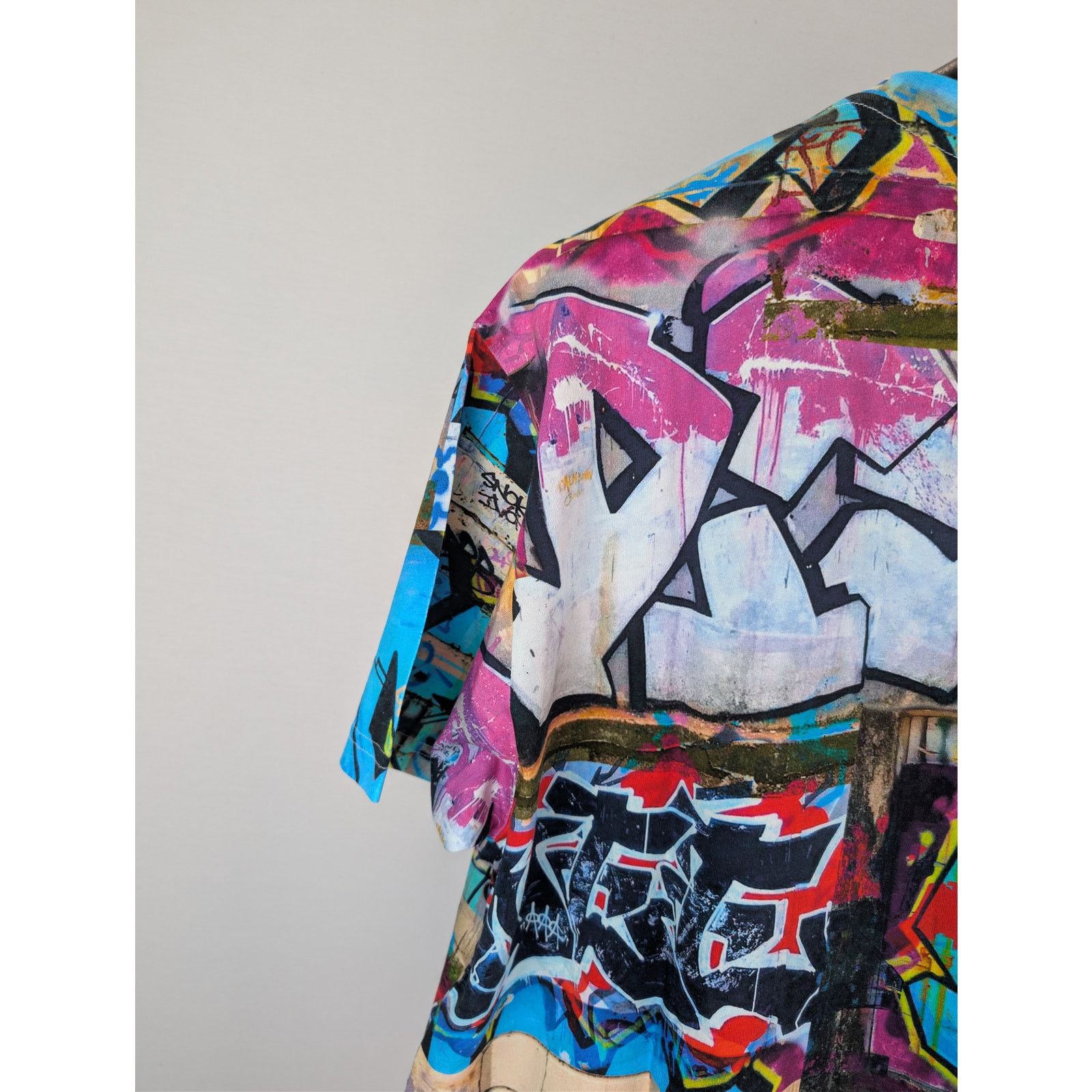 Vivienne Westwood o1rshd1 Classic Graffiti Print T-Shirt in Multiolor Size US XXL / EU 58 / 5 - 15 Thumbnail