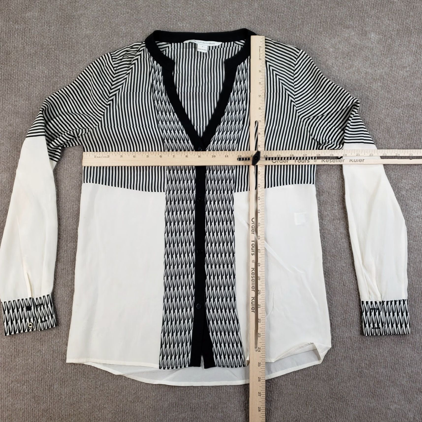 Diane von Furstenberg Diane Von Furstenburg Shirt Womens Size 0 White Silk Blouse V-Neck Button Long Sleeve Lightweight Casual Sleeve Blouse Womens Size XS / US 0-2 / IT 36-38 - 2 Thumbnail