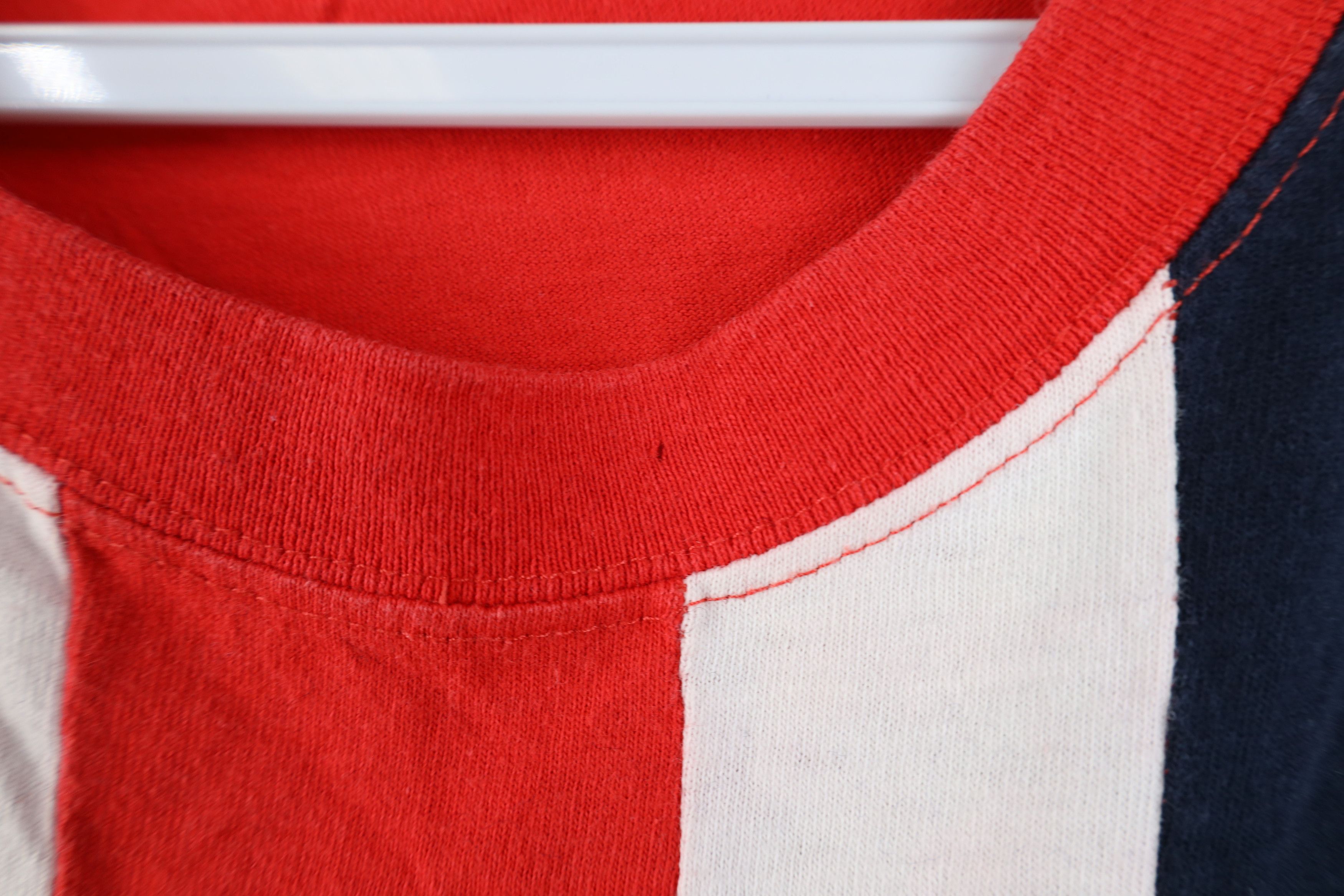 Vintage Vintage 90s Cleveland Indians Baseball Striped T-Shirt USA Size US M / EU 48-50 / 2 - 6 Thumbnail