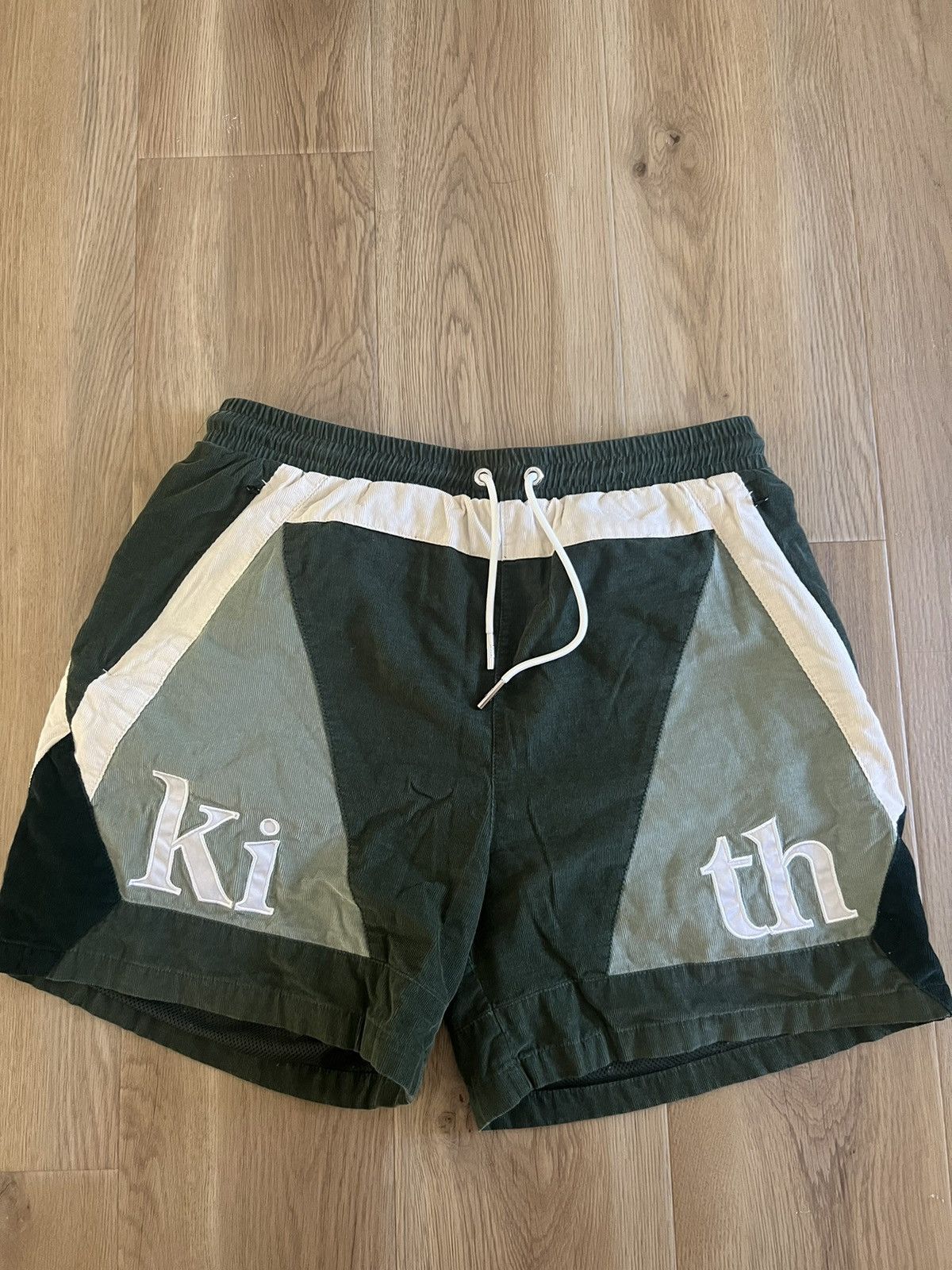 メーカー直売 - 人気ランキング Kith Kith Grailed | medium Corduroy Green Shorts Turbo パンツ