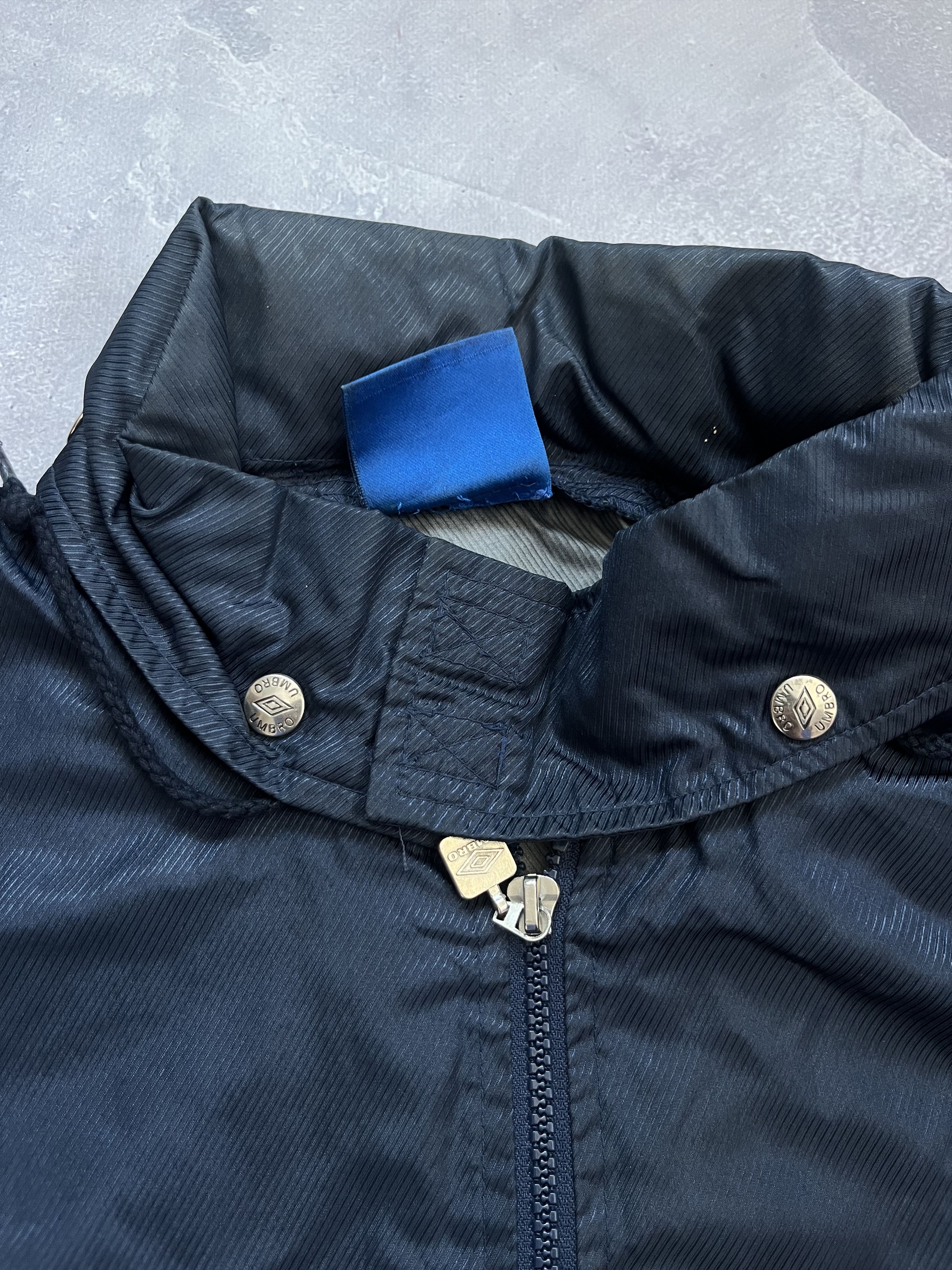Umbro UMBRO PRO TRAINING FOOTBALL JACKET RAINCOAT JACKET VINTAGE Size US L / EU 52-54 / 3 - 13 Thumbnail