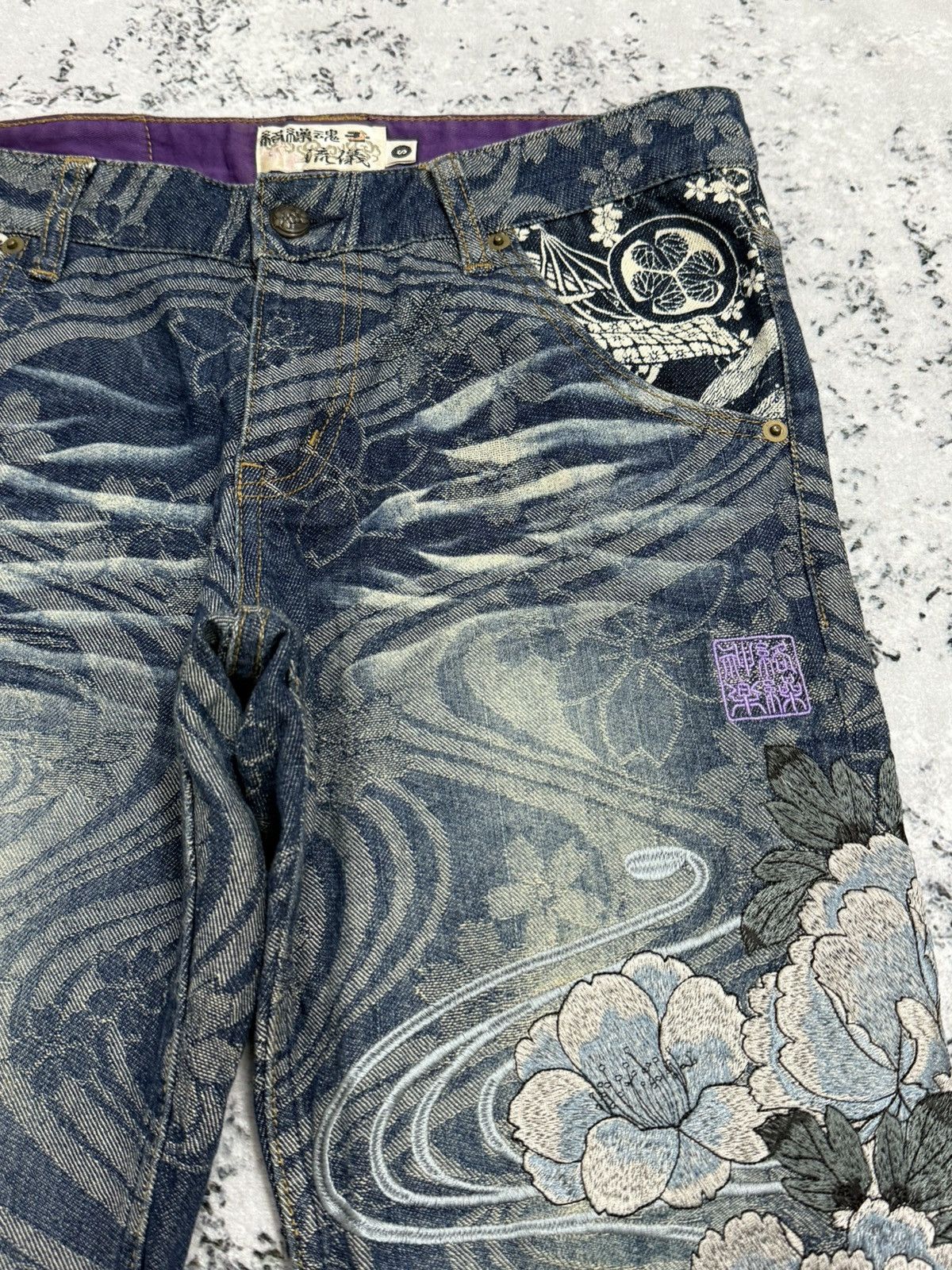Karakuri Tamashii Vintage Karakuri Tamashi Sakura Embroidered Mini Flare Denim Size US 28 / EU 44 - 5 Thumbnail