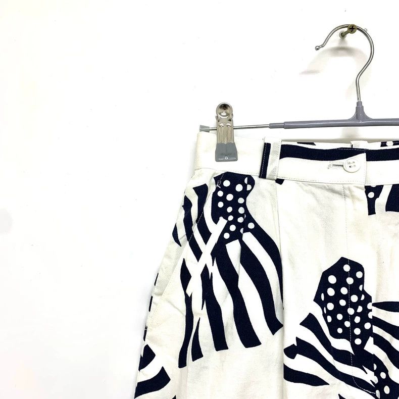 Dior Dior Size M Black and white printed shorts 2501-Nextarrow Size US 30 / EU 46 - 7 Thumbnail
