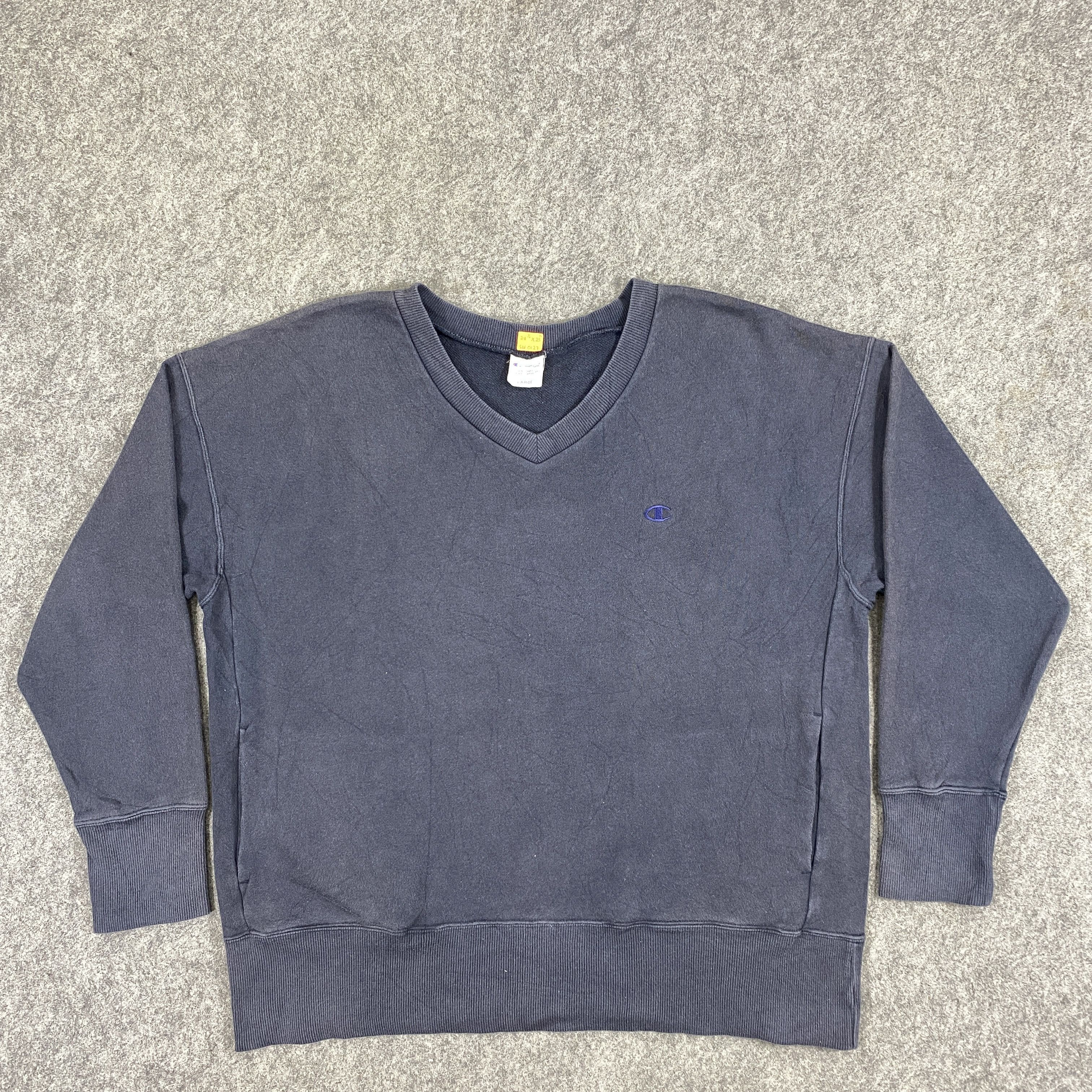 Champion vintage Champion Small Logo V-Neck Sweatshirt Faded - SW0127 Size US L / EU 52-54 / 3 - 1 Thumbnail