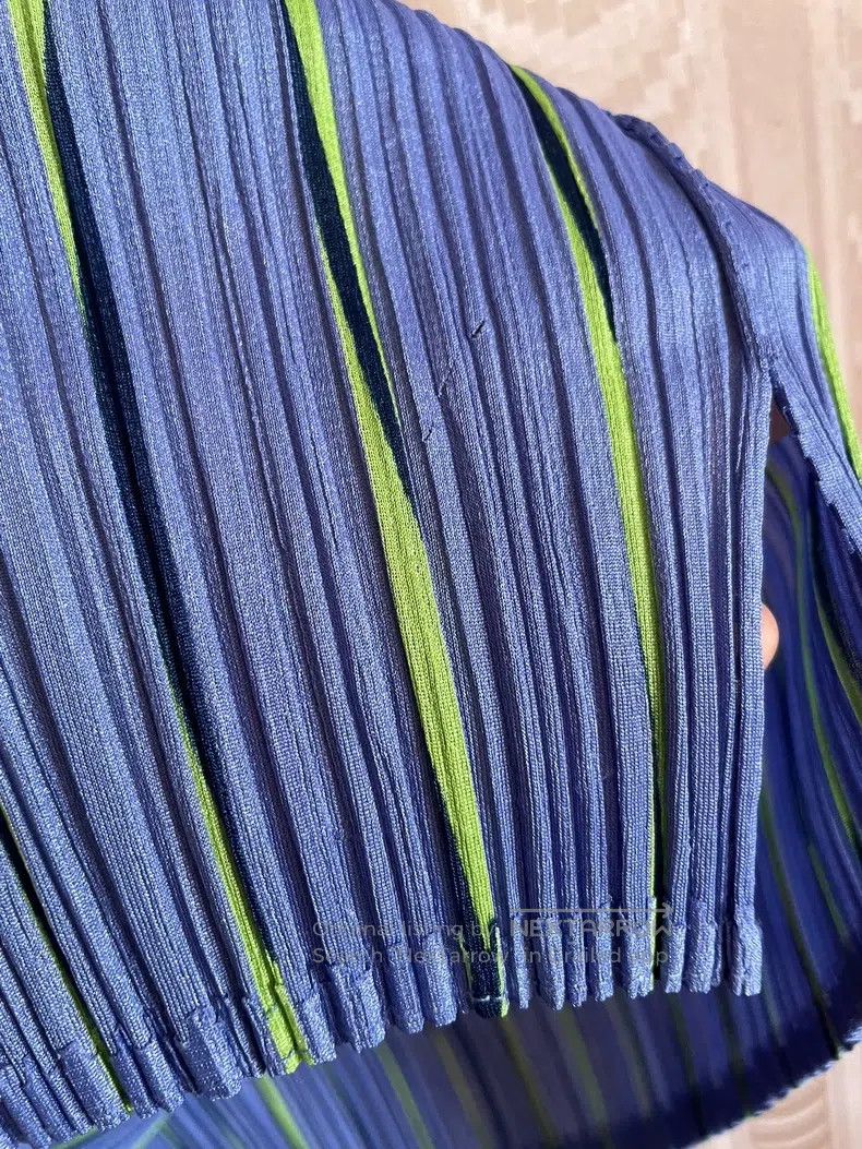 Issey Miyake Issey Miyake Pleated Blue Light Patchwork Midi Skirt Size 25" / US 0 / IT 36 - 7 Thumbnail