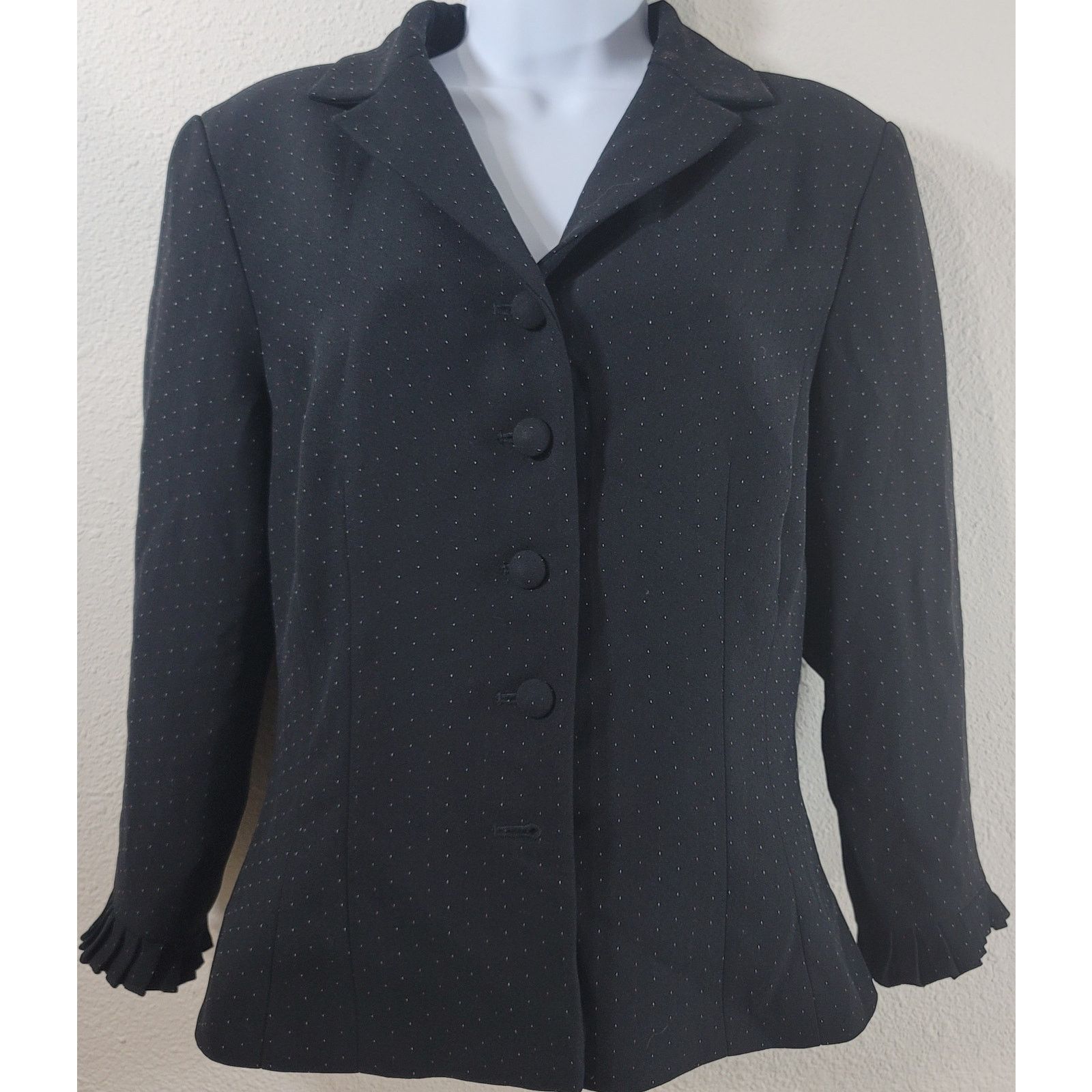 Other Maggy London Black Pleated Cuffs 5 Button Lined Blazer 14 Size XL / US 12-14 / IT 48-50 - 1 Thumbnail