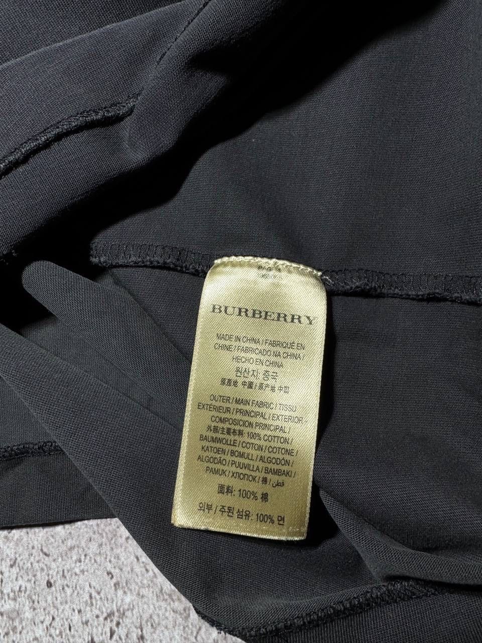 Burberry × Vintage Burberry Vintage Basic Black T-shirt Size US M / EU 48-50 / 2 - 10 Thumbnail