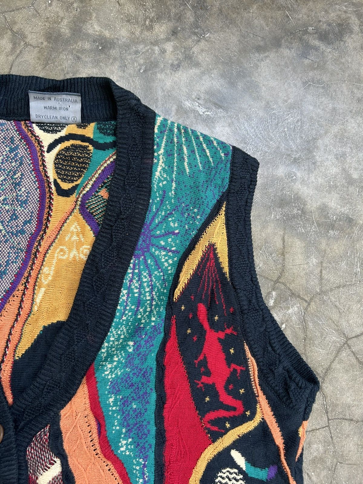 Coogi 90s Coogi Geccu 3D Multi Color Wool Sweater Vest Size US L / EU 52-54 / 3 - 3 Thumbnail