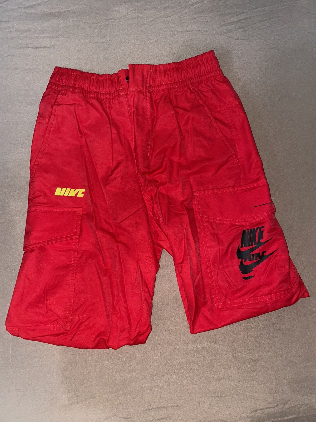 Nike Nike men’s sportswear essentials cargo pants Size US 26 / EU 42 - 2 Thumbnail