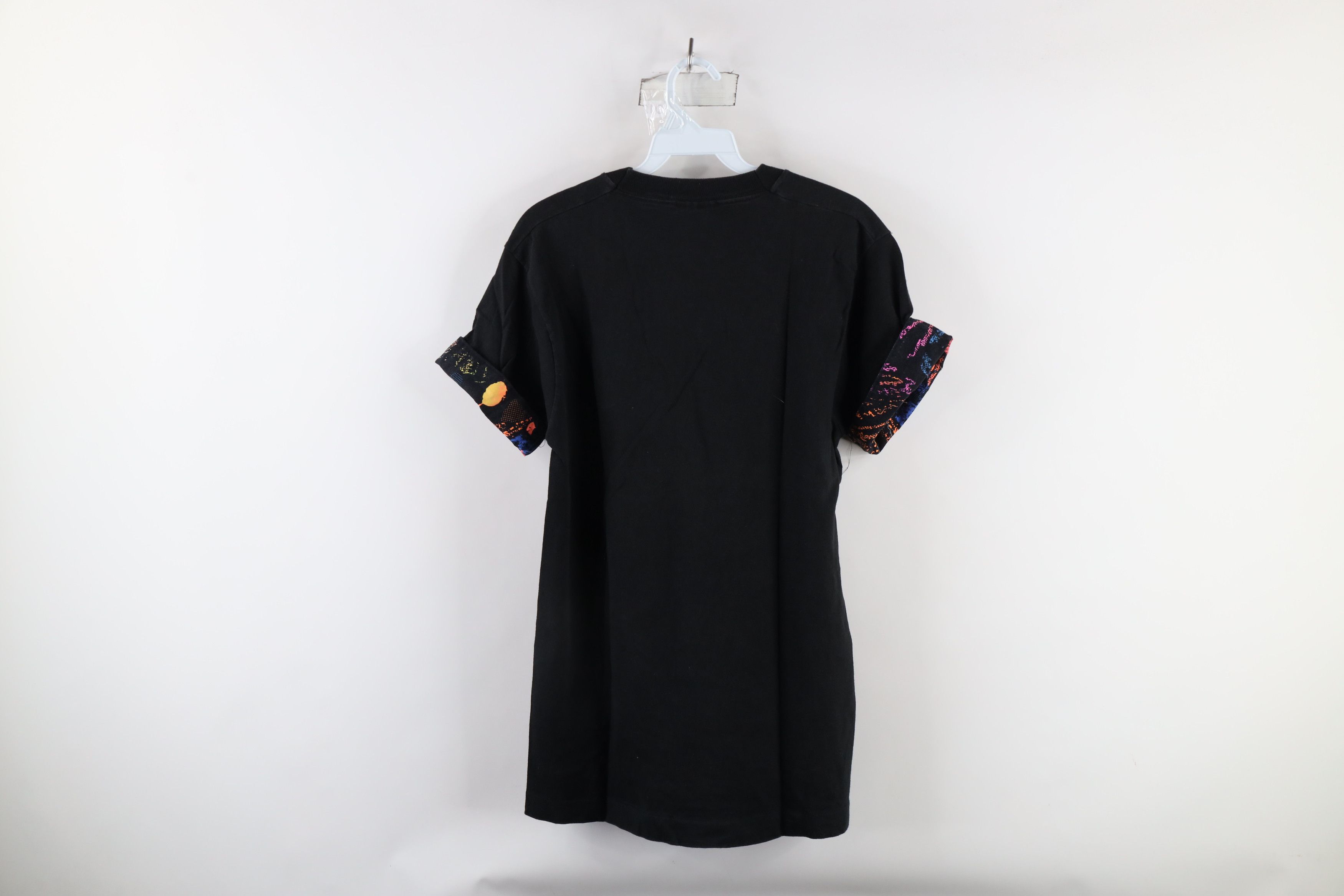 Vintage Vintage 90s Streetwear Abstract Flip Cuff Pocket T-Shirt USA Size US M / EU 48-50 / 2 - 10 Thumbnail