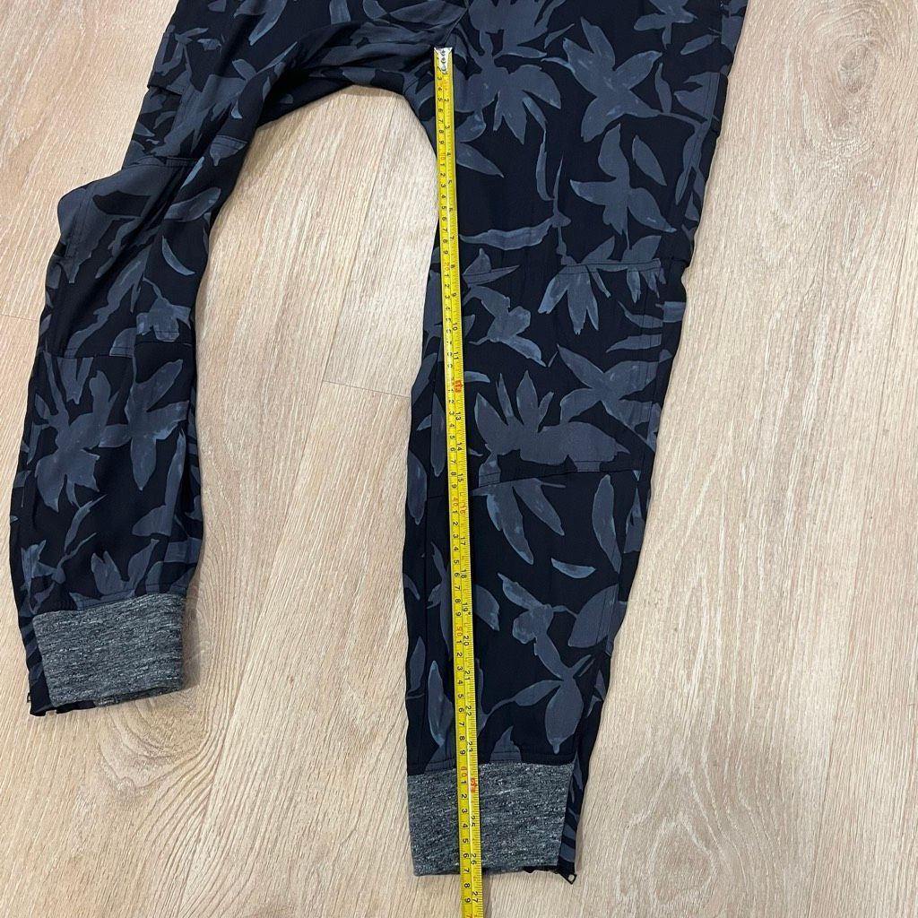 Casio Cambio, Blue Multi Silhouette Leaf Print Silk Blend Cargo Joggers, Women’s 10 Size 32" / US 10 / IT 46 - 5 Thumbnail
