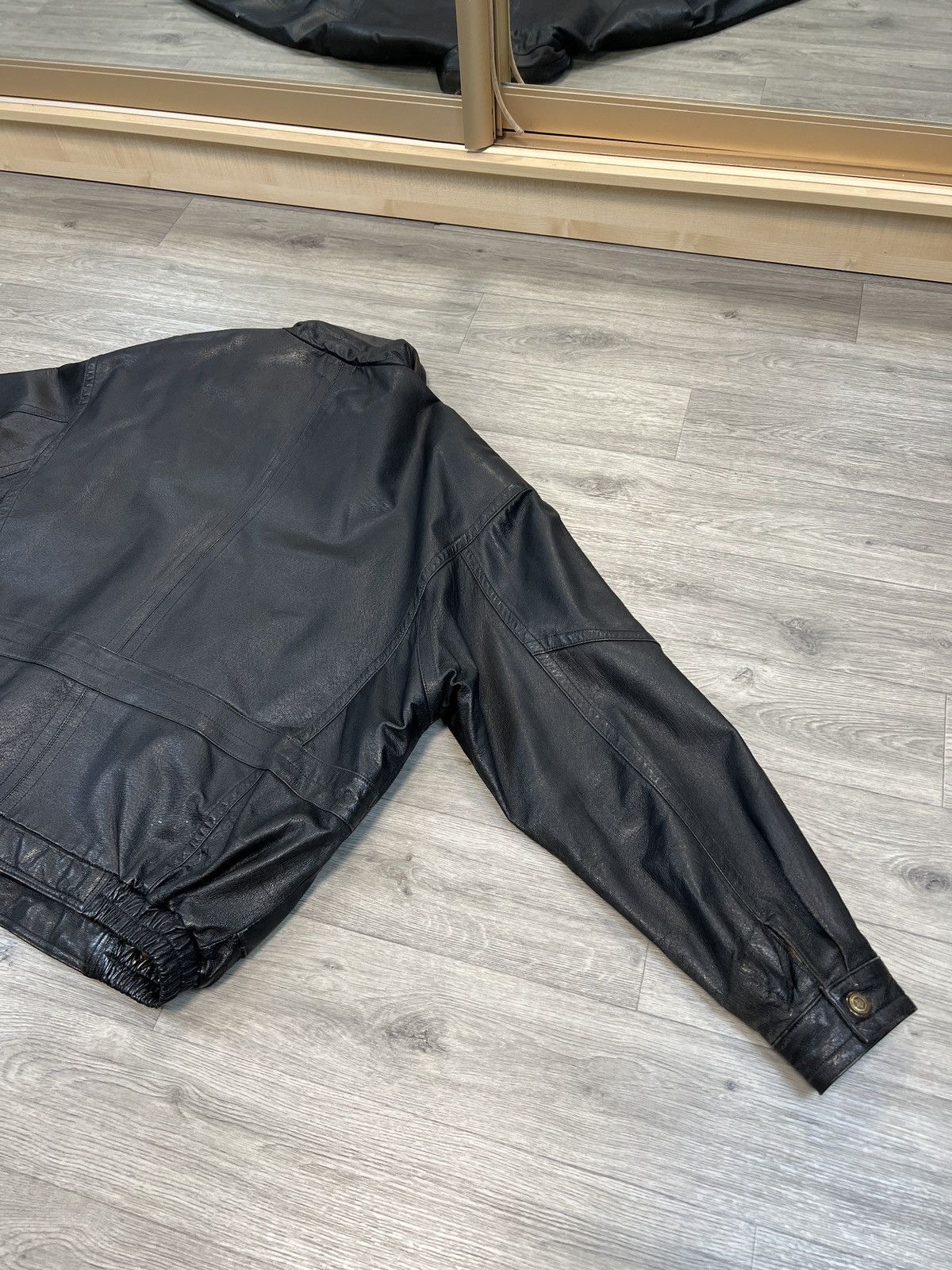 Leather True Vintage 80s Distressed Black Leather Bomber Jacket Size US XXL / EU 58 / 5 - 11 Thumbnail