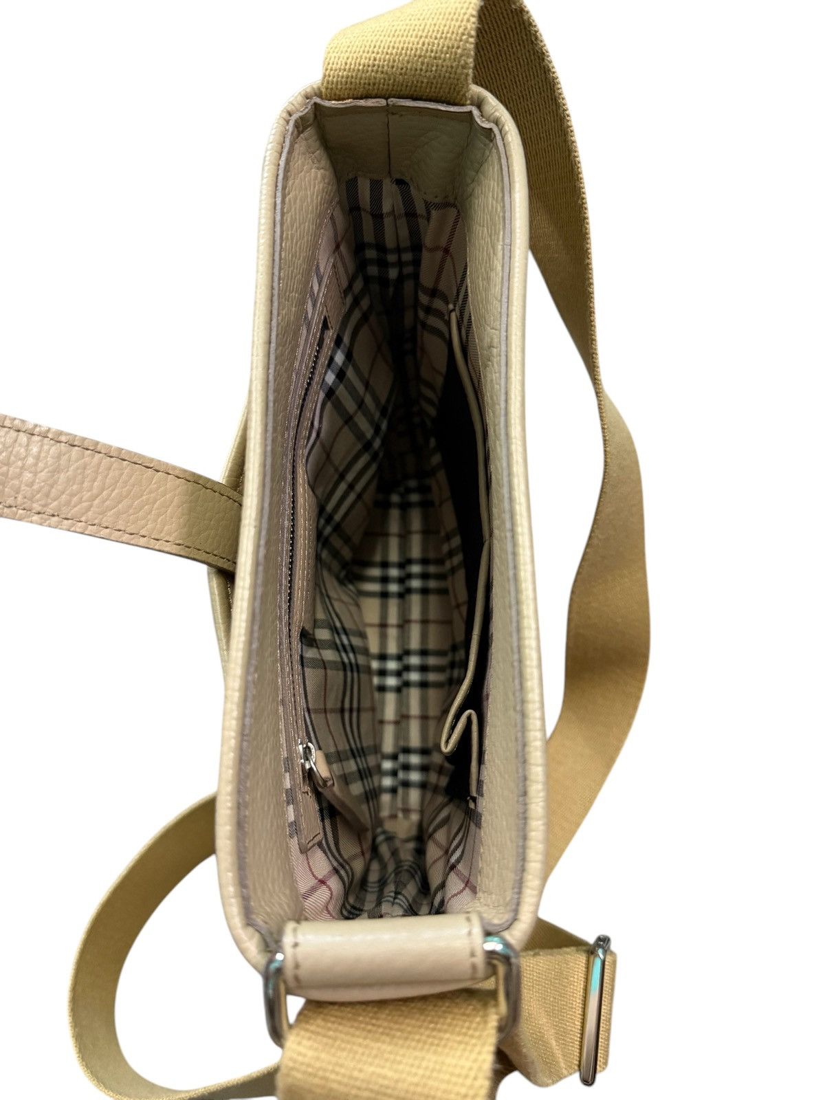 Burberry AUTHENTIC BURBERRY LEATHER SHOULDER/CROSSBODY BAG Size ONE SIZE - 16 Thumbnail