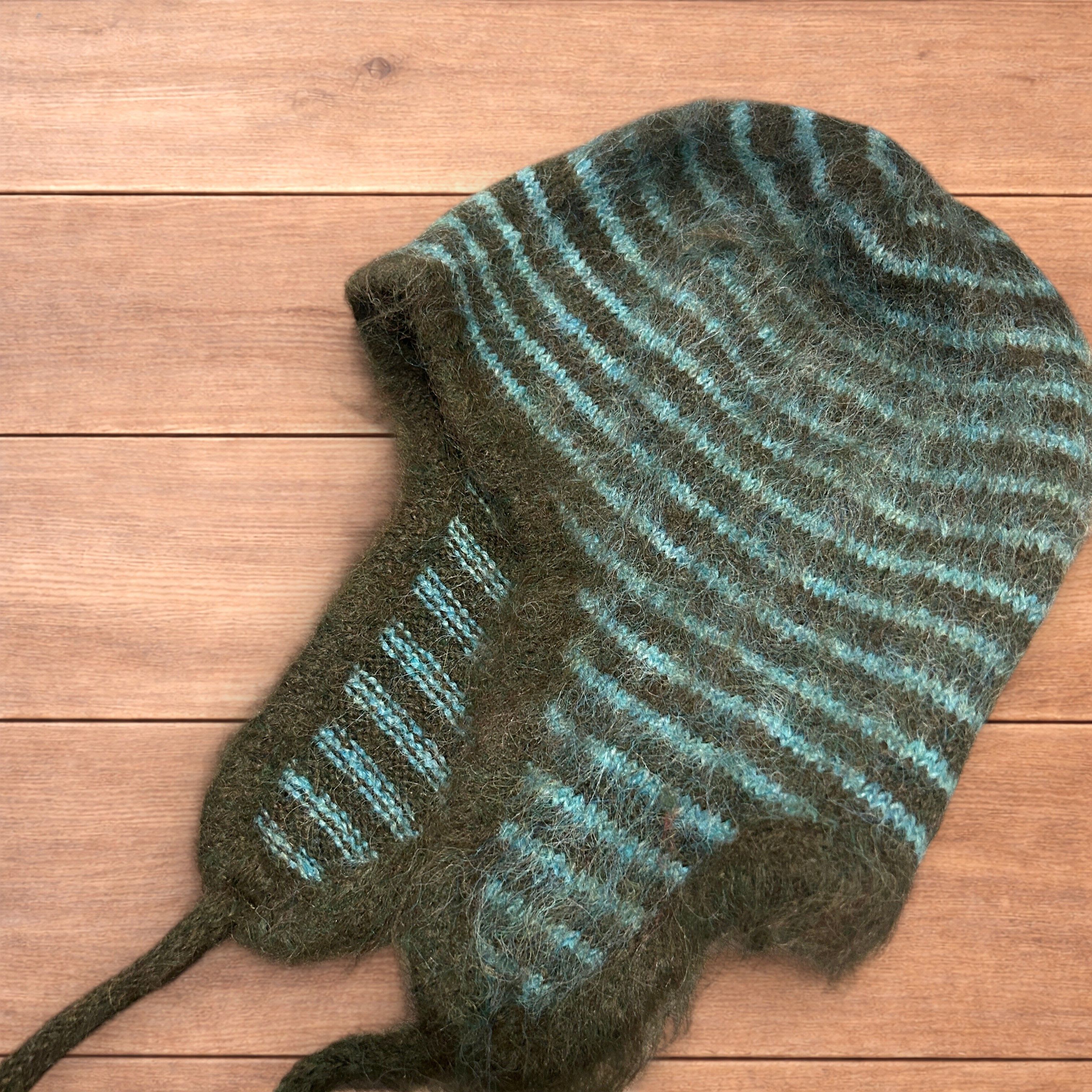 Japanese Brand Vintage style knitted ear flap hat bonnet in green/brown. Size ONE SIZE - 2 Thumbnail