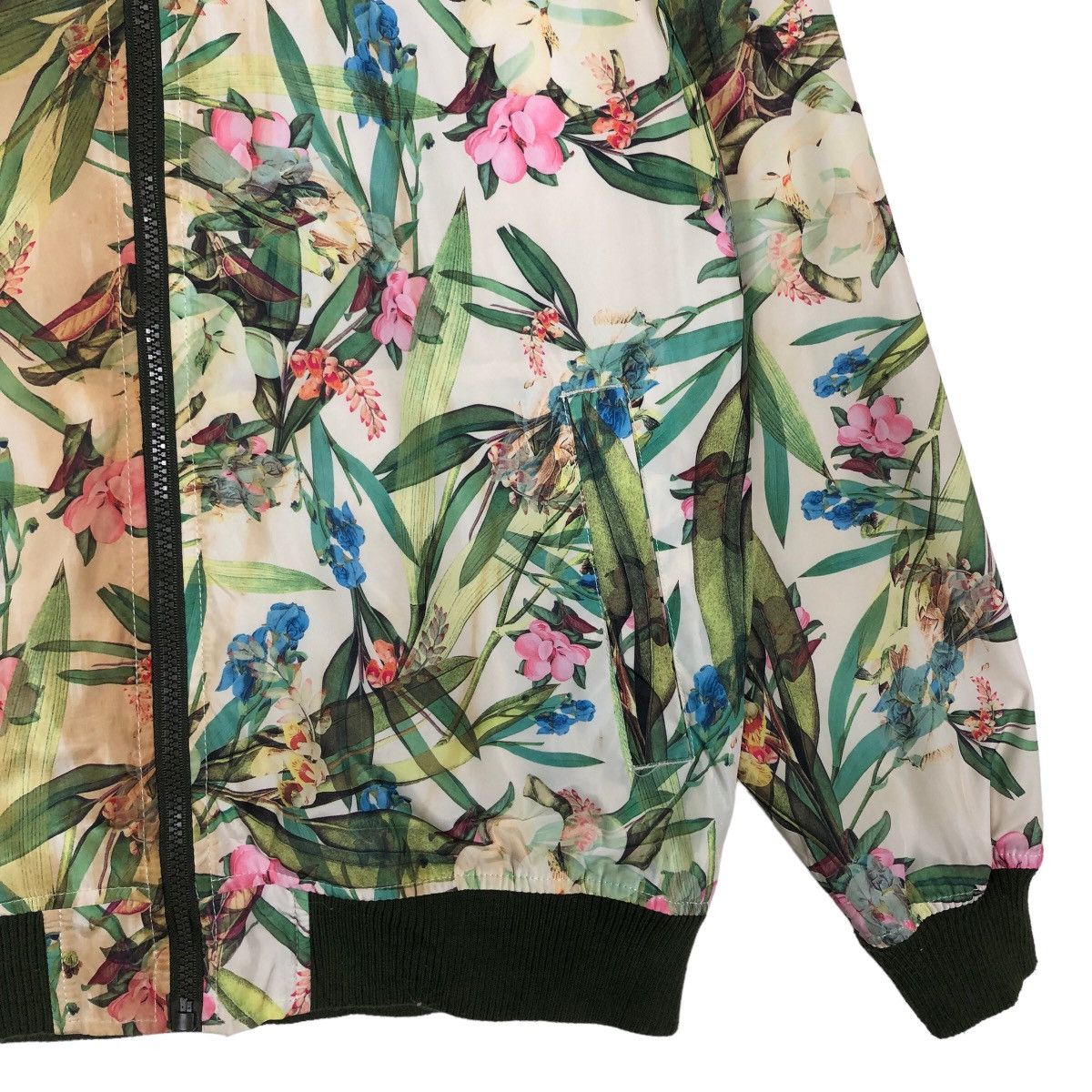 Japanese Brand 🔥90’s Jungle Storm Bomber Jacket Full Print Flower Size US M / EU 48-50 / 2 - 4 Thumbnail