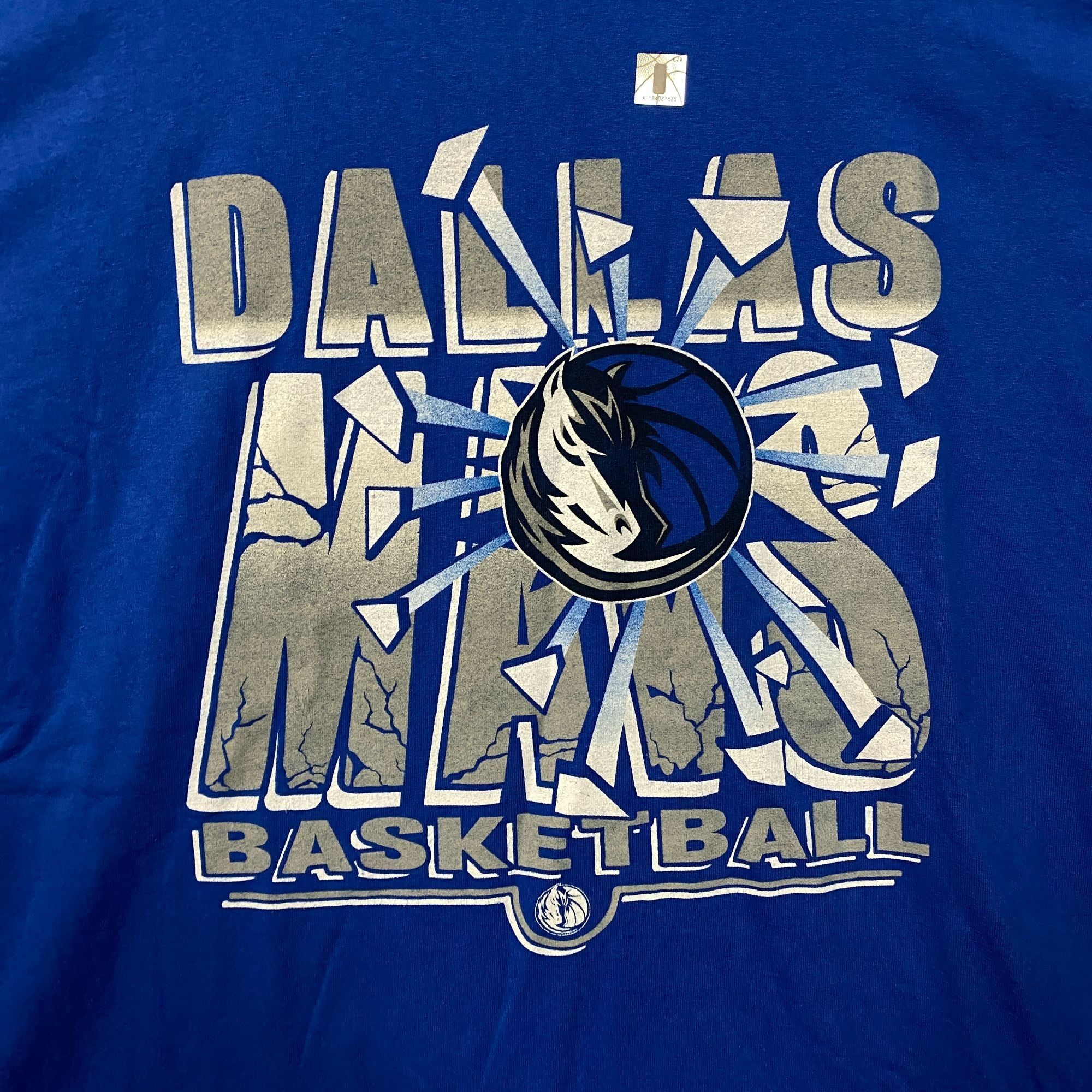 Junk Food Junk Food Dallas Mavericks Break Through Basketball T-Shirt Size US XXL / EU 58 / 5 - 2 Thumbnail