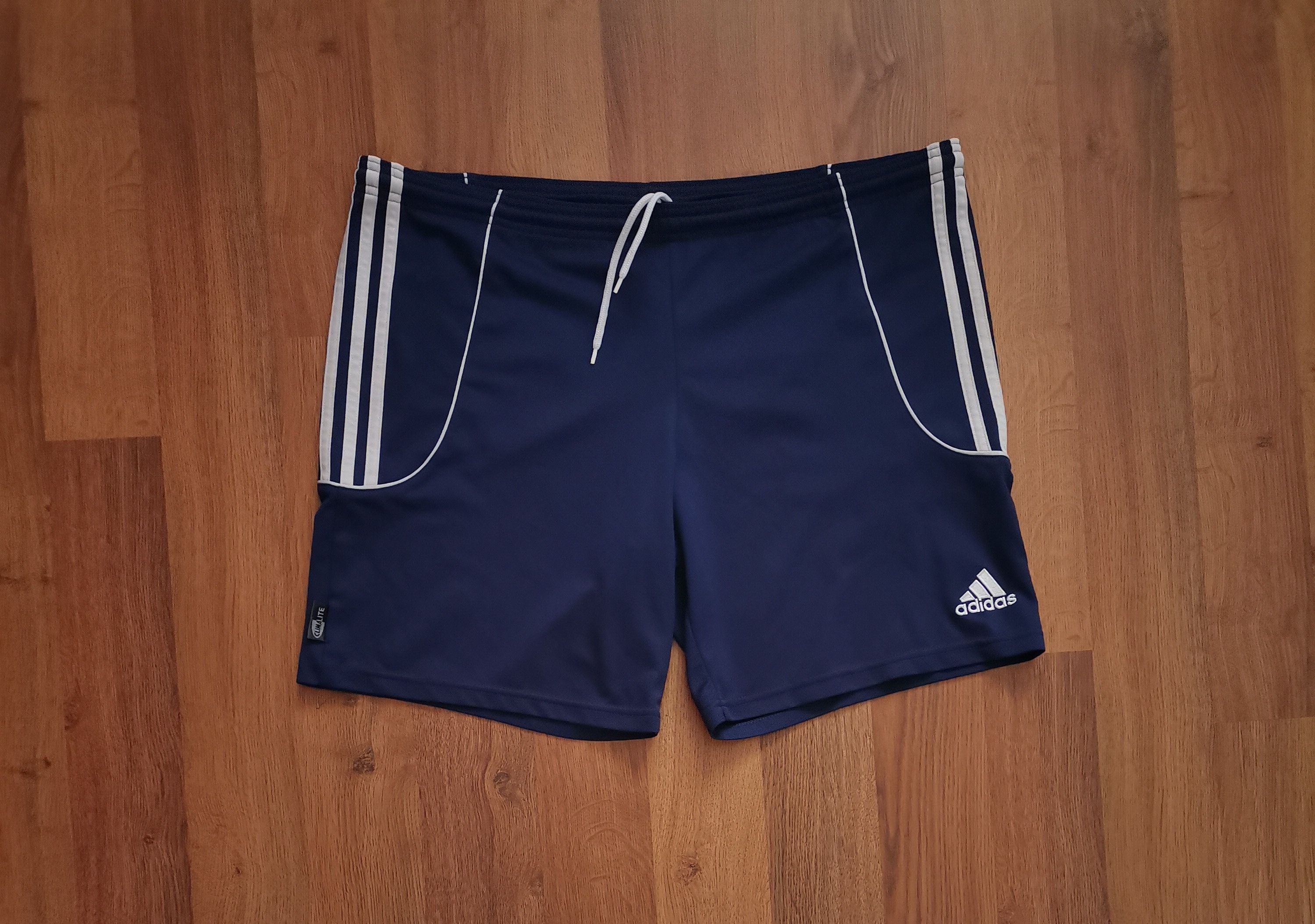 Adidas Vintage Adidas Shorts Size US 36 / EU 52 - 1 Thumbnail