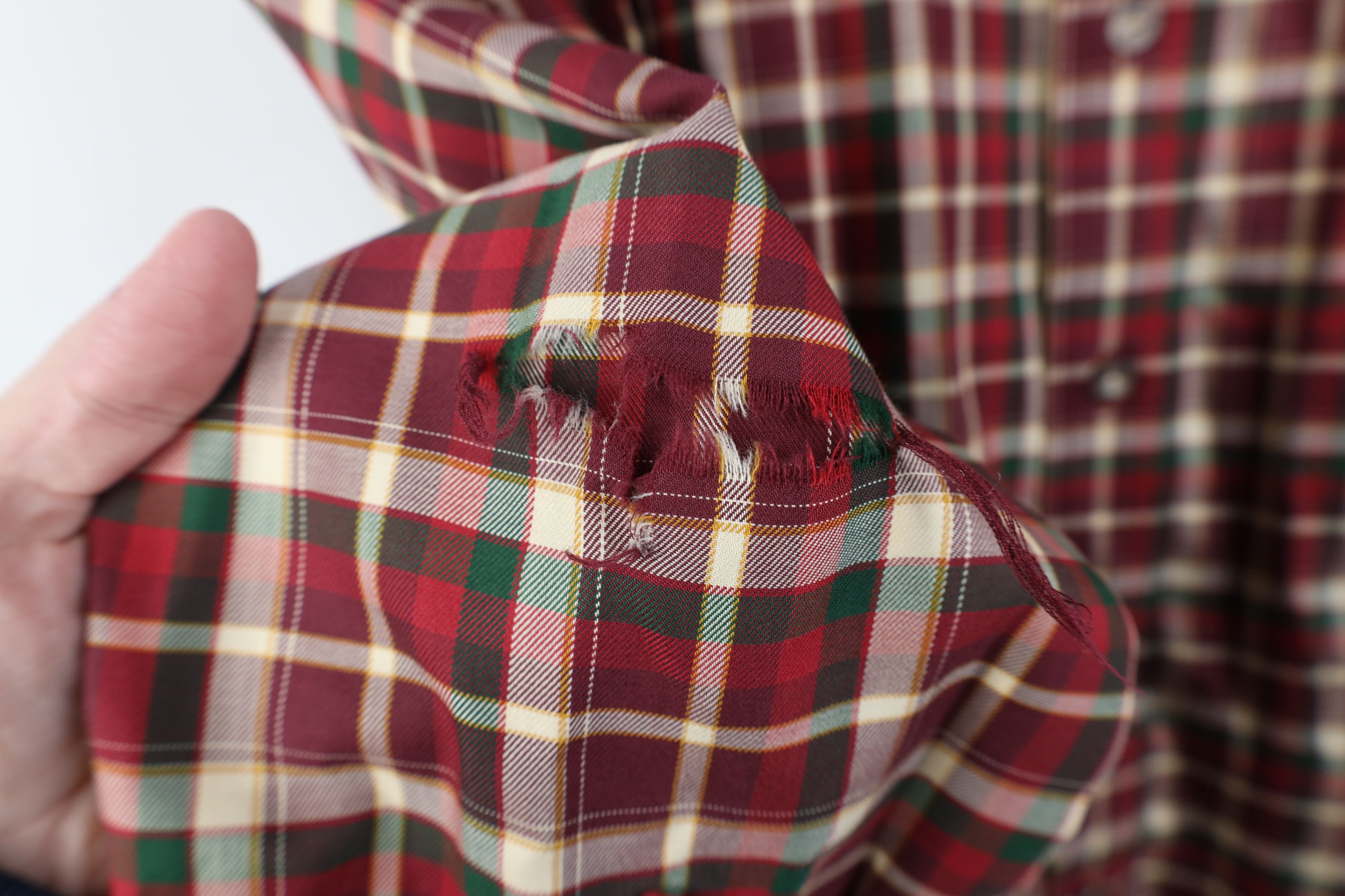 Cabelas Vintage Cabelas Collared Button Down Shirt Red Plaid Cotton Size US L / EU 52-54 / 3 - 5 Thumbnail
