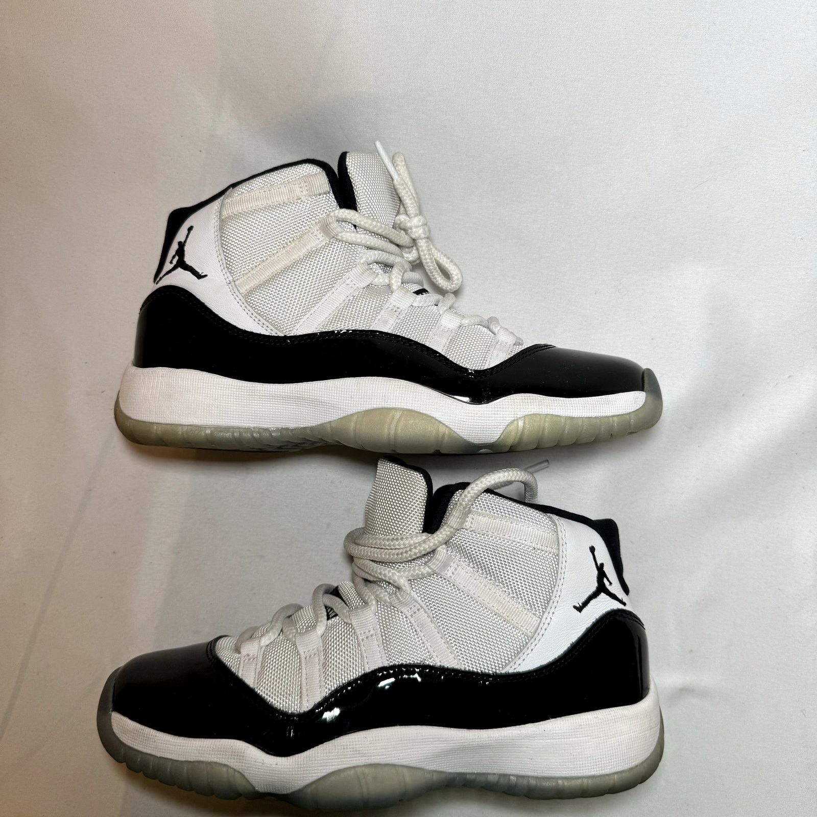Jordan Brand × Nike Size 6.5 - Air Jordan 11 Retro GS Concord 2018 Men's Shoes Size US 6.5 / EU 39-40 - 3 Thumbnail