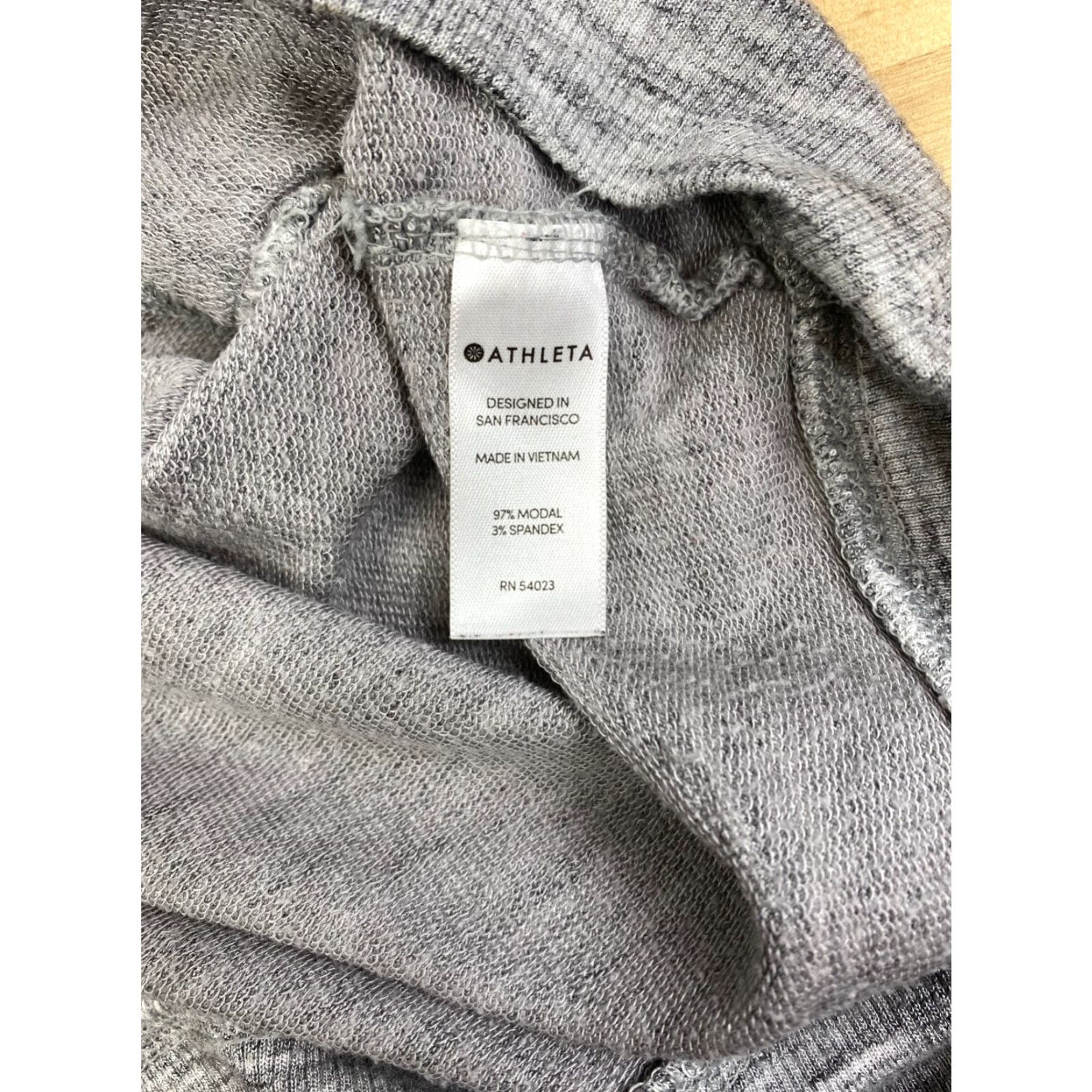 Athleta Athleta Shirt Womens Small Tall Gray Long Sleeve Pullover Casual T-Shirt Fitness Sports Size S / US 4 / IT 40 - 7 Thumbnail