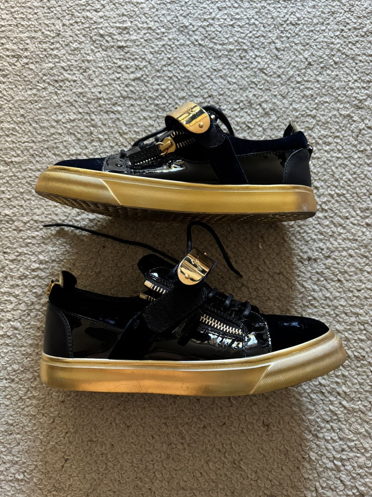 Giuseppe Zanotti Giuseppe Zanotti Gold Strap Low-Top EU 40 – Veronica Navy Size US 7.5 / EU 40-41 - 4 Thumbnail