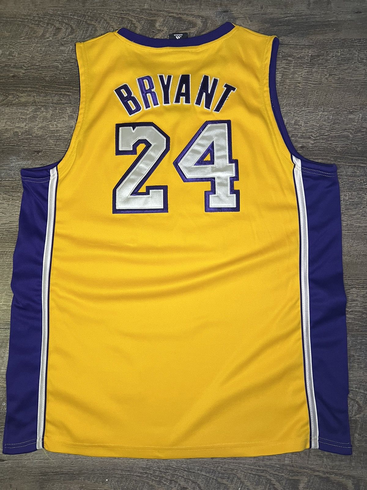 Kobe Bryant Lakers Adidas Stitched Jersey size XL