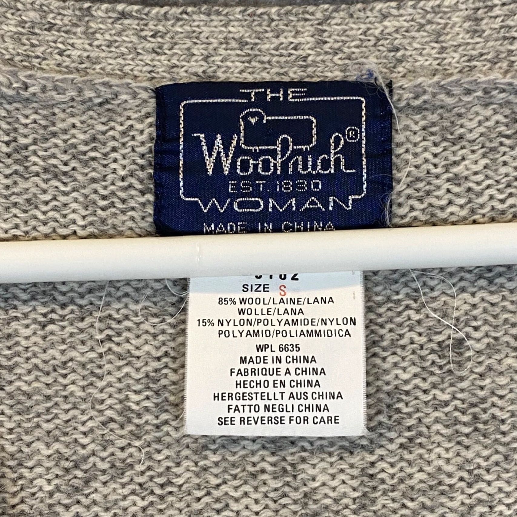 Vintage VINTAGE Woolrich Cardigan Sweater Womens Small Gray Floral Bird Deep V-Neck 90s USA Class IC Knit Lightweight Breathable Size S / US 4 / IT 40 - 2 Thumbnail