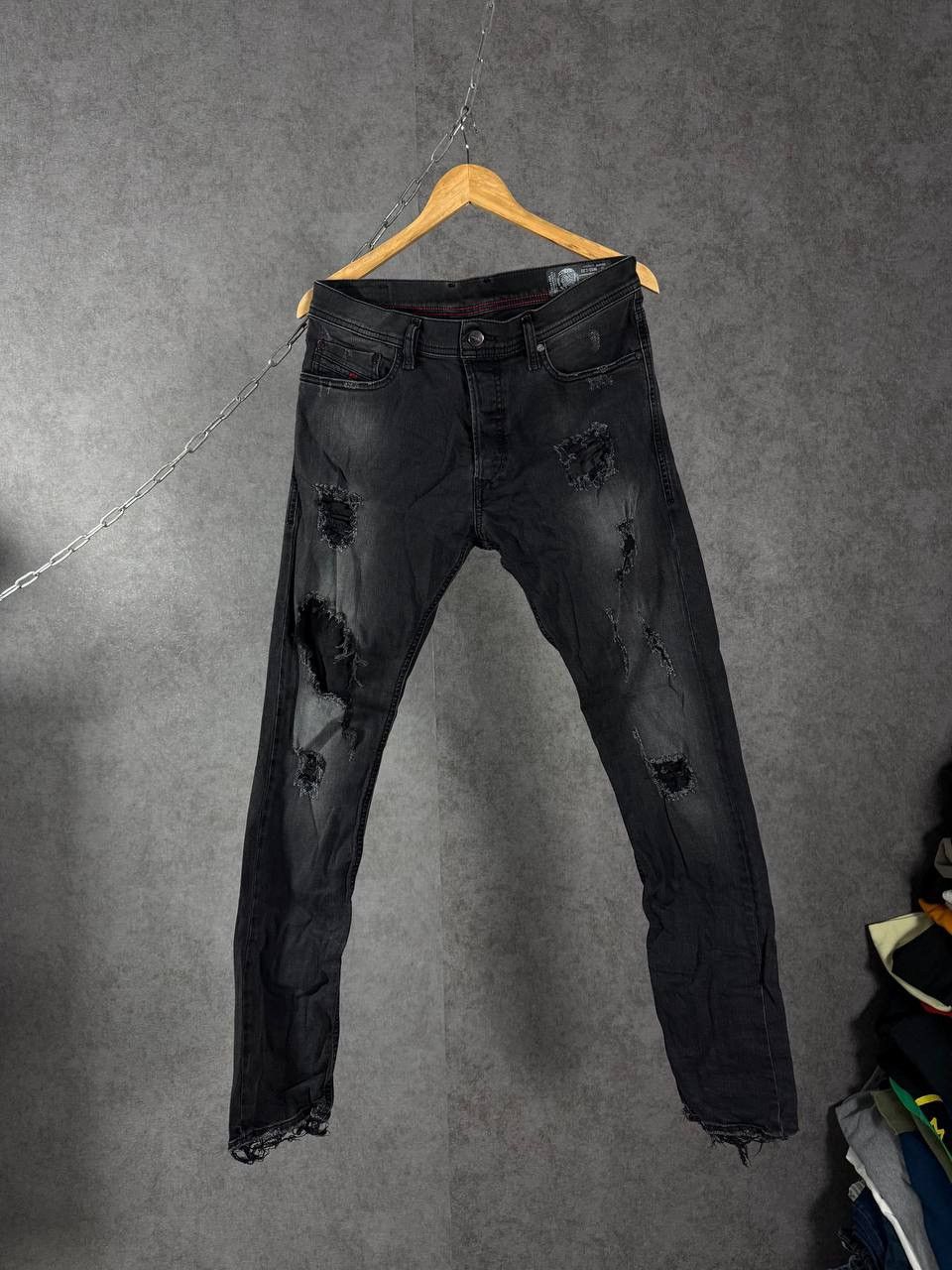 Diesel Diesel Tapphar slim-carrot designer distressed denim jeans Size US 32 / EU 48 - 1 Thumbnail