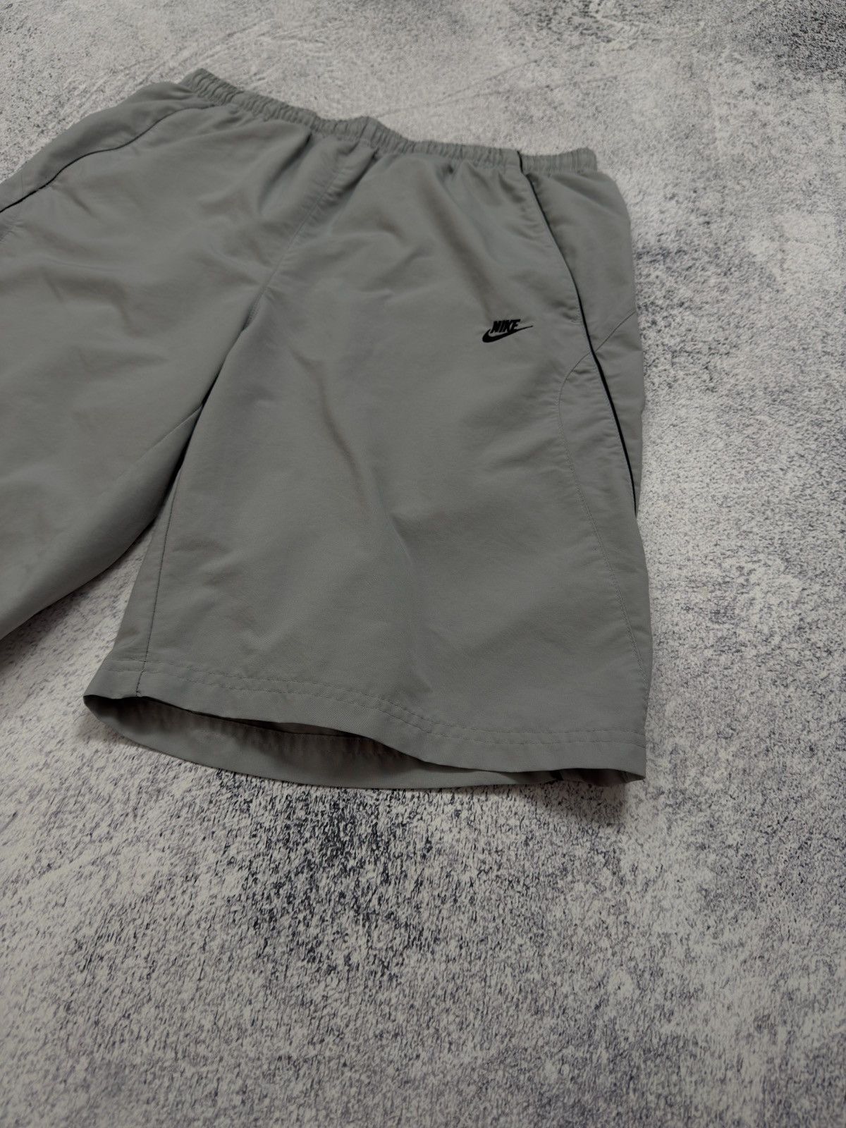 Nike Vintage Nike shorts streetwear swoosh casual y2k size L Size US 34 / EU 50 - 3 Thumbnail
