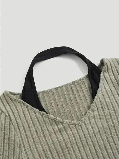 Japanese Brand Women Contrast Collar Bell Sleeve Crop Tee Halter Size ONE SIZE - 4 Thumbnail