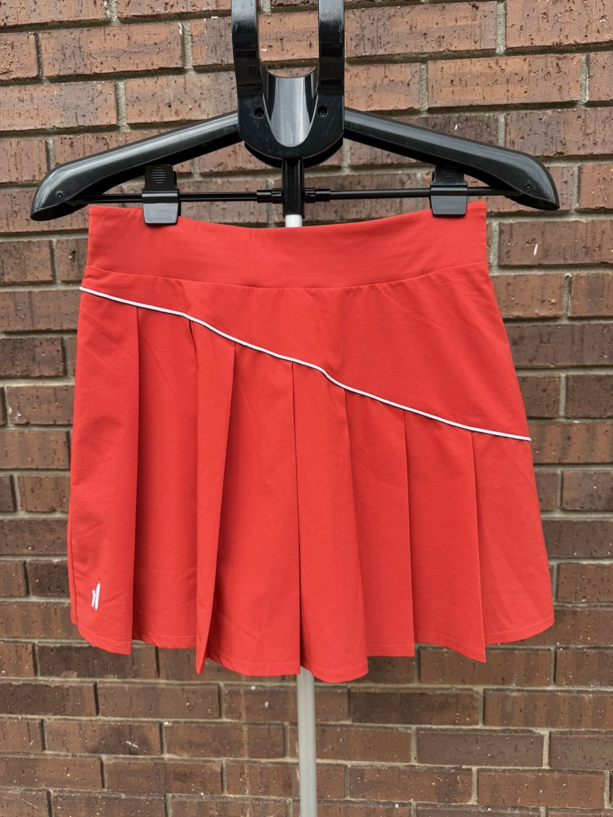 johnnie-O Johnnie O Anika Performance Skirt Womens Red Athletic Skort Size 28" / US 6 / IT 42 - 1 Thumbnail