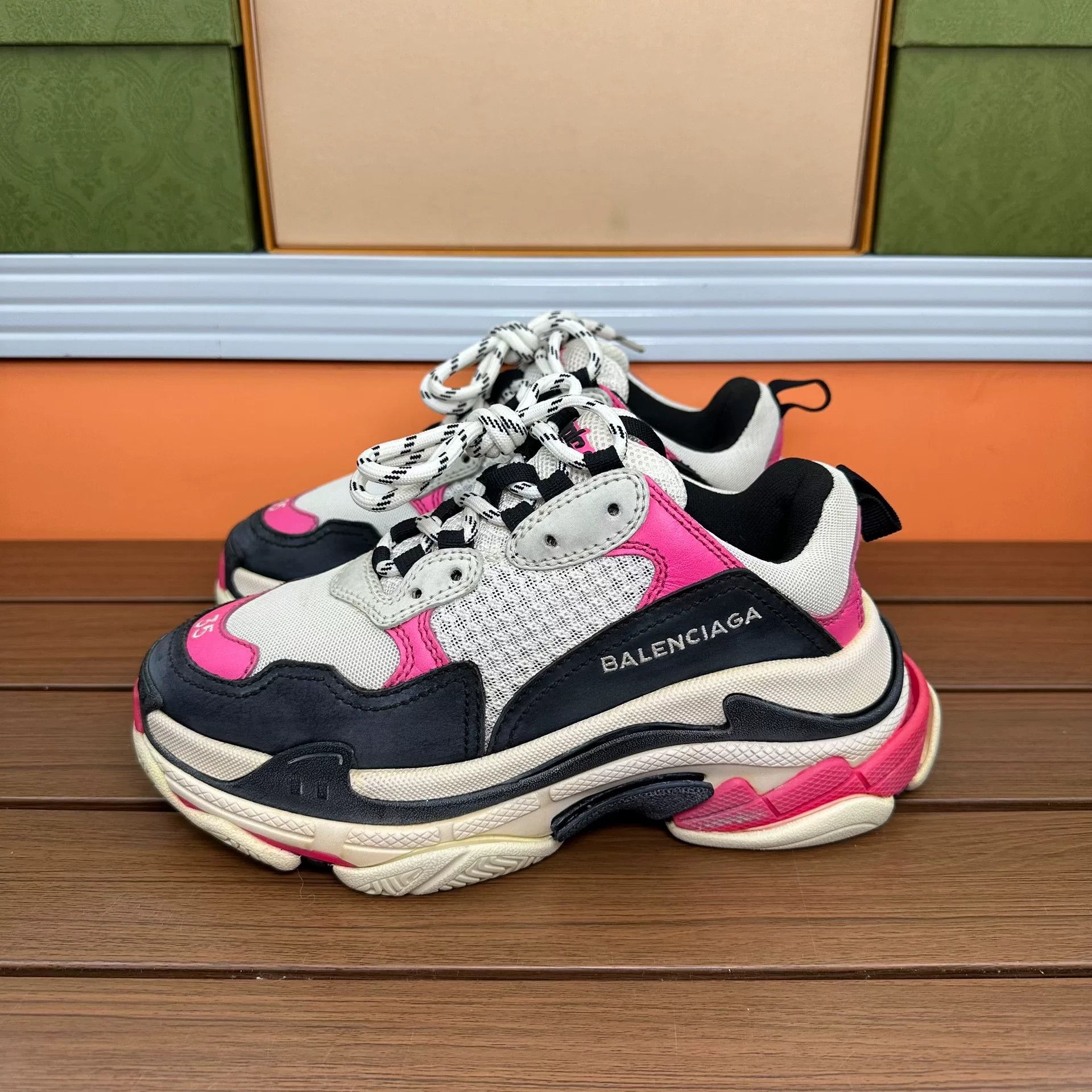 Balenciaga Balenciaga Distressed Pink Lowtop Sneakers it_35 Women Size US 5 / IT 35 - 1 Thumbnail