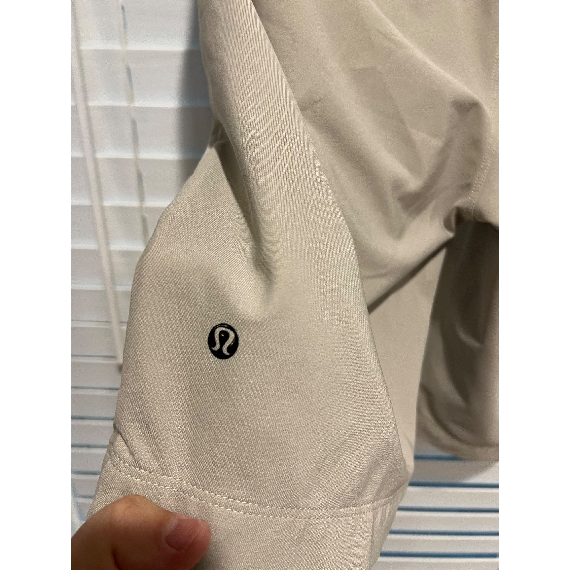 Lululemon Lululemon Mens Shorts - Size 34 Size US 34 / EU 50 - 4 Thumbnail