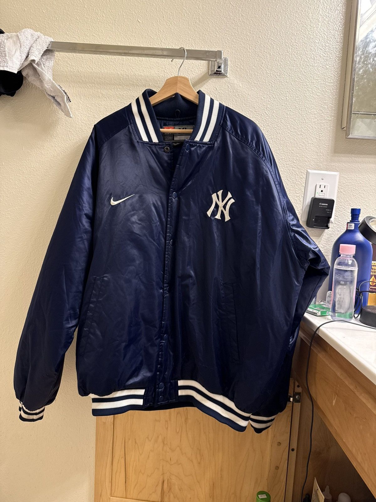 New York Yankees New York Yankees Satin Varsity Jacket Vintage Size US XL / EU 56 / 4 - 1 Thumbnail