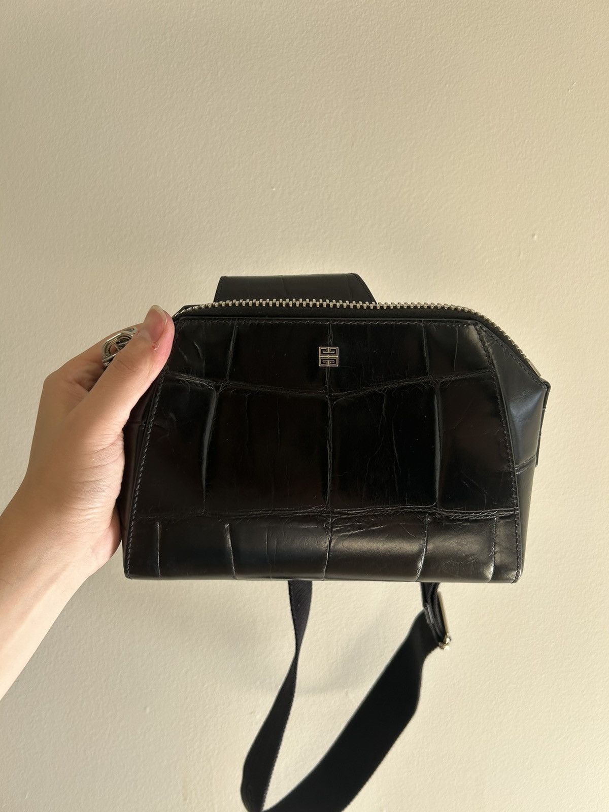 Givenchy WB! MSRP: $1.7k Antigona U Croc Crossbody Bag Size ONE SIZE - 5 Thumbnail