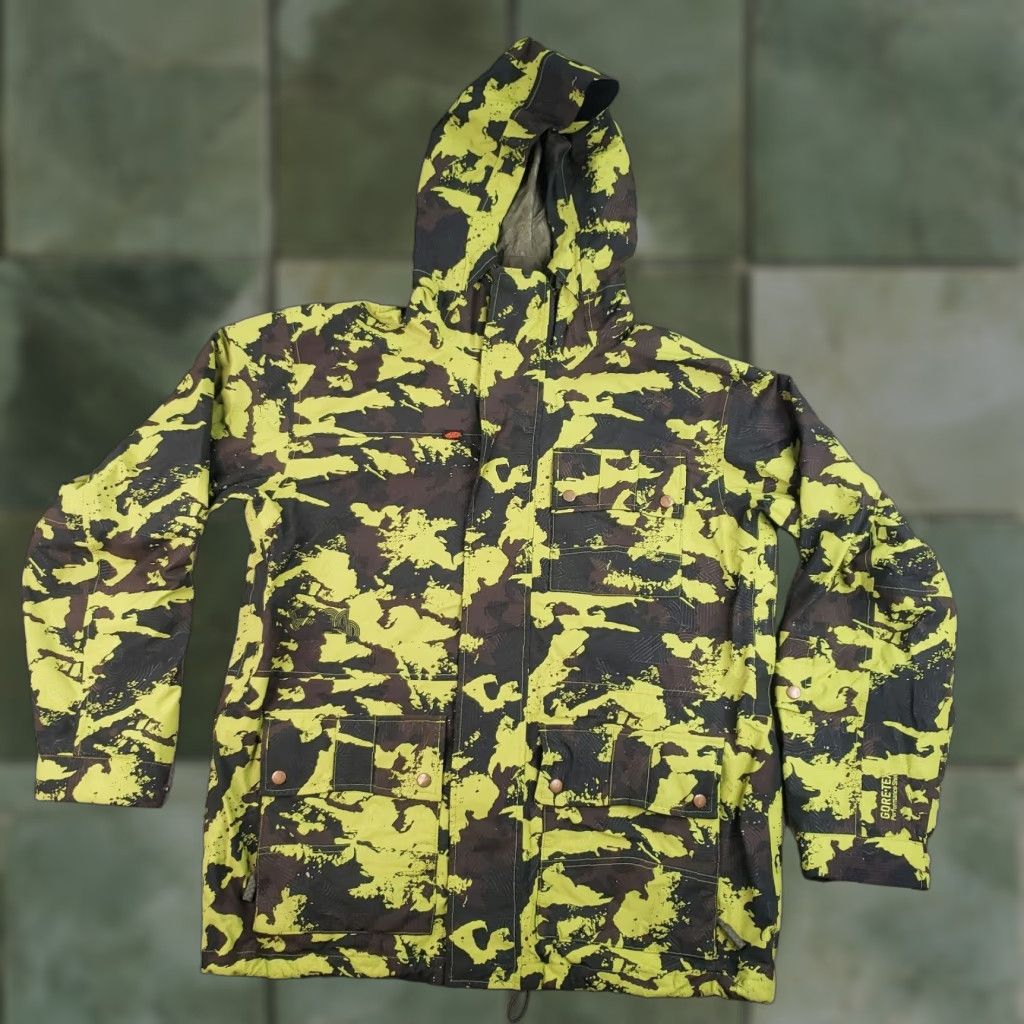 Vans VANS Jacket Mens L Green Camouflage Full Zip Hooded Outdoor Nylon Gore-Tex Size US L / EU 52-54 / 3 - 1 Thumbnail