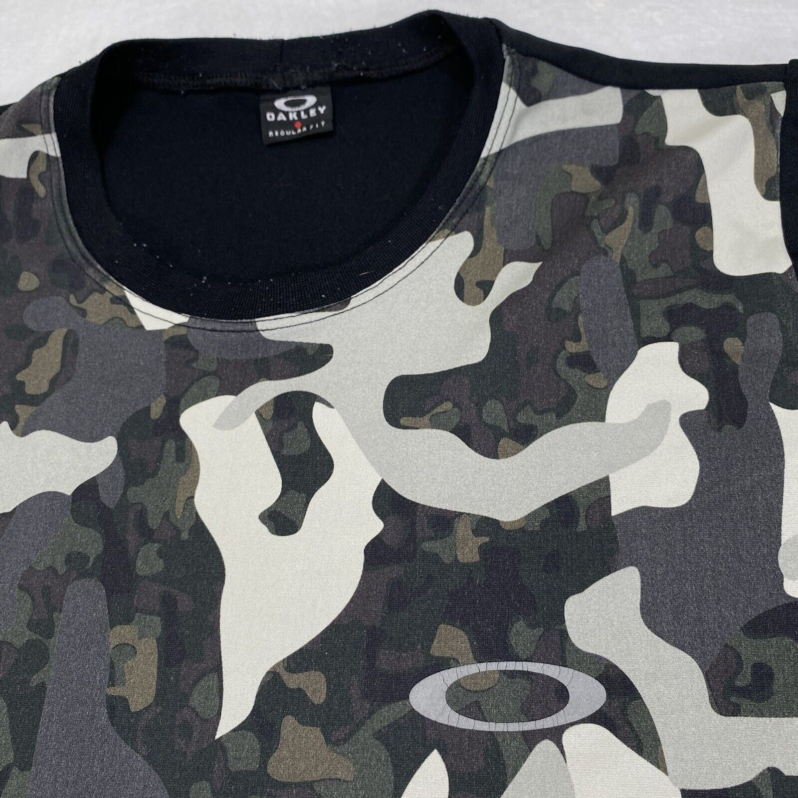 Oakley Oakley Sunglasses Medium Camouflage Gray Black T Shirt Size US M / EU 48-50 / 2 - 2 Thumbnail