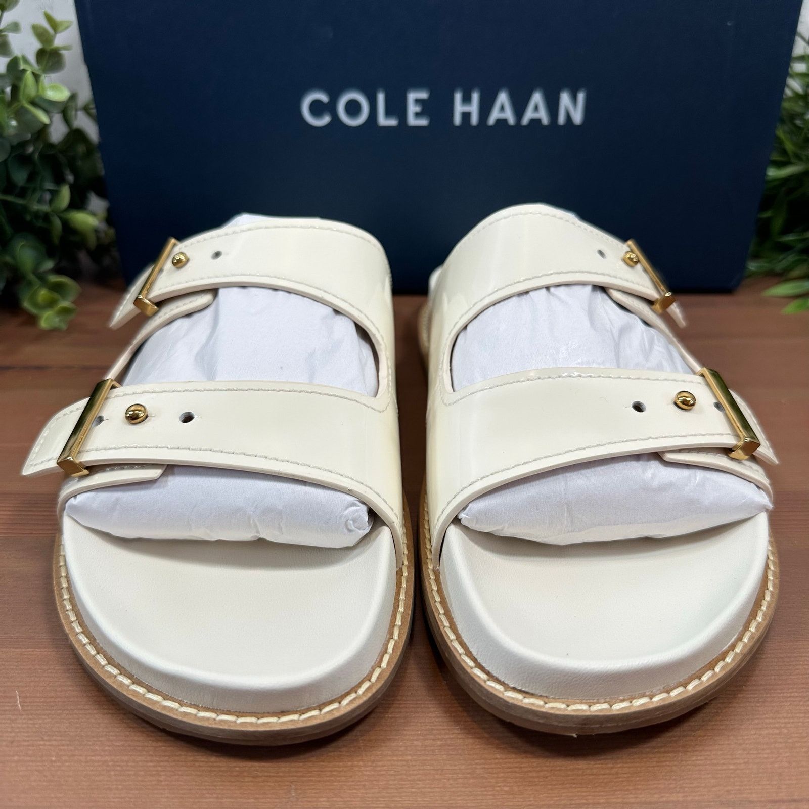 Cole Haan Cole Haan Marisol Footbed Sandals Ivory Patent Leather 6 Size US 6 / IT 36 - 4 Thumbnail