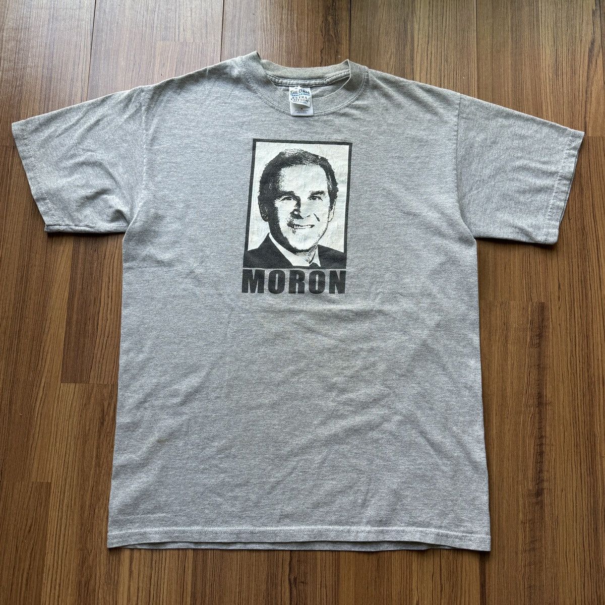Vintage Moron George W Bush Dumb president politcal funny tee Y2K Size US M / EU 48-50 / 2 - 3 Thumbnail