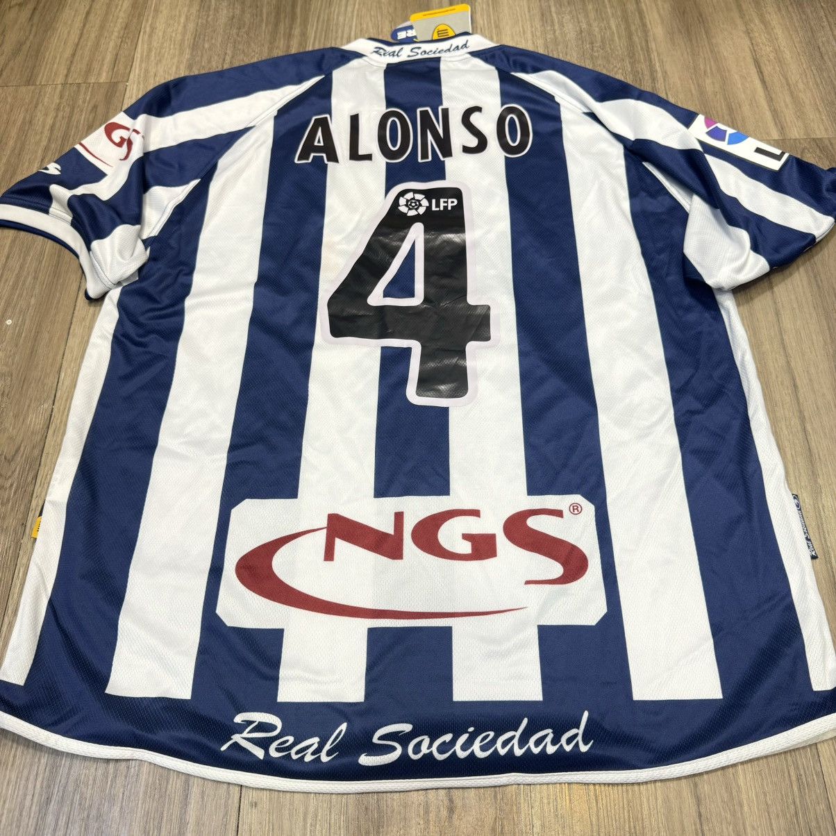 Sports Specialties Real sociedad 03/04 home shirt #4 Alonso (bnwt) Size US L / EU 52-54 / 3 - 2 Thumbnail