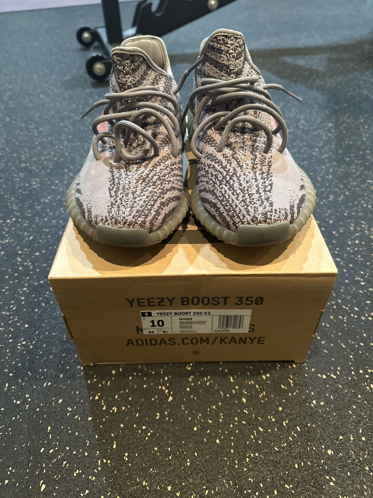 Yeezy Yeezy 350 V2 Beluga 2.0 Size US 10 / EU 43 - 5 Thumbnail